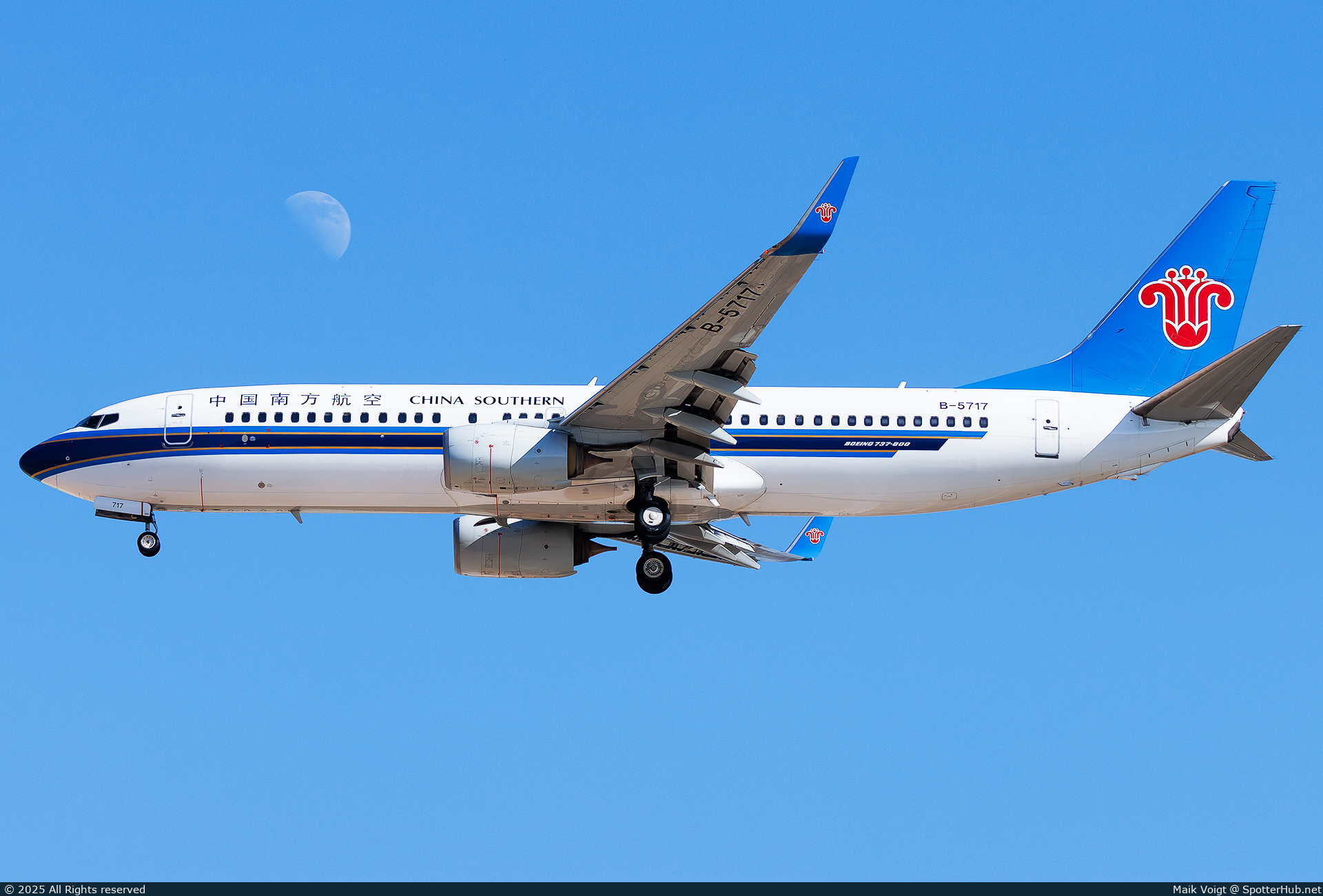 Photo of B-5717 - Boeing 737-81B operated by China Southern Airlines