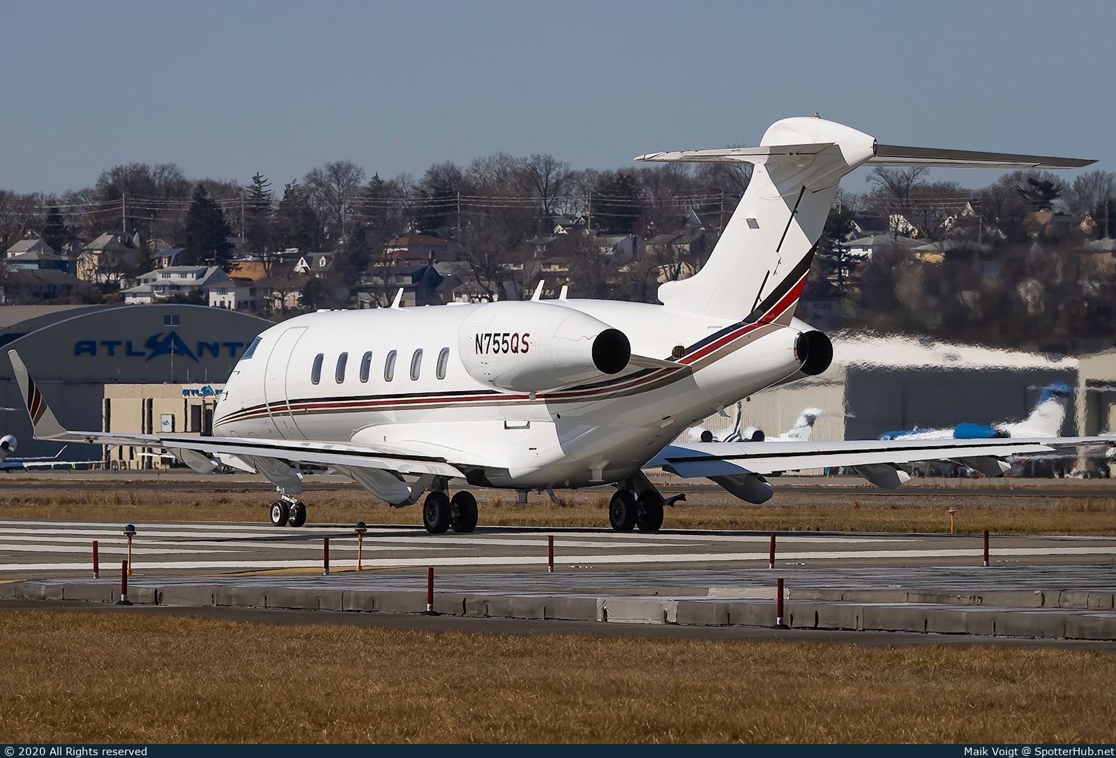 Photo of N755QS - Bombardier Challenger 350 operated by NetJets