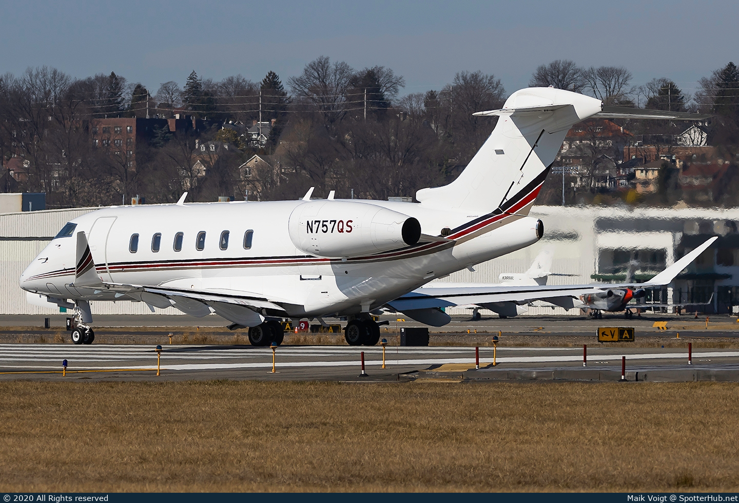Photo of N757QS - Bombardier Challenger 350 operated by NetJets