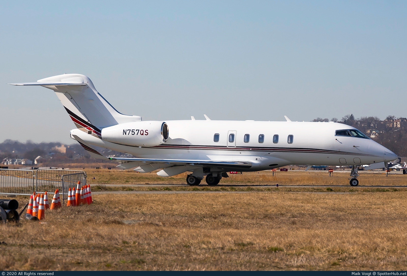 Photo of N757QS - Bombardier Challenger 350 operated by NetJets