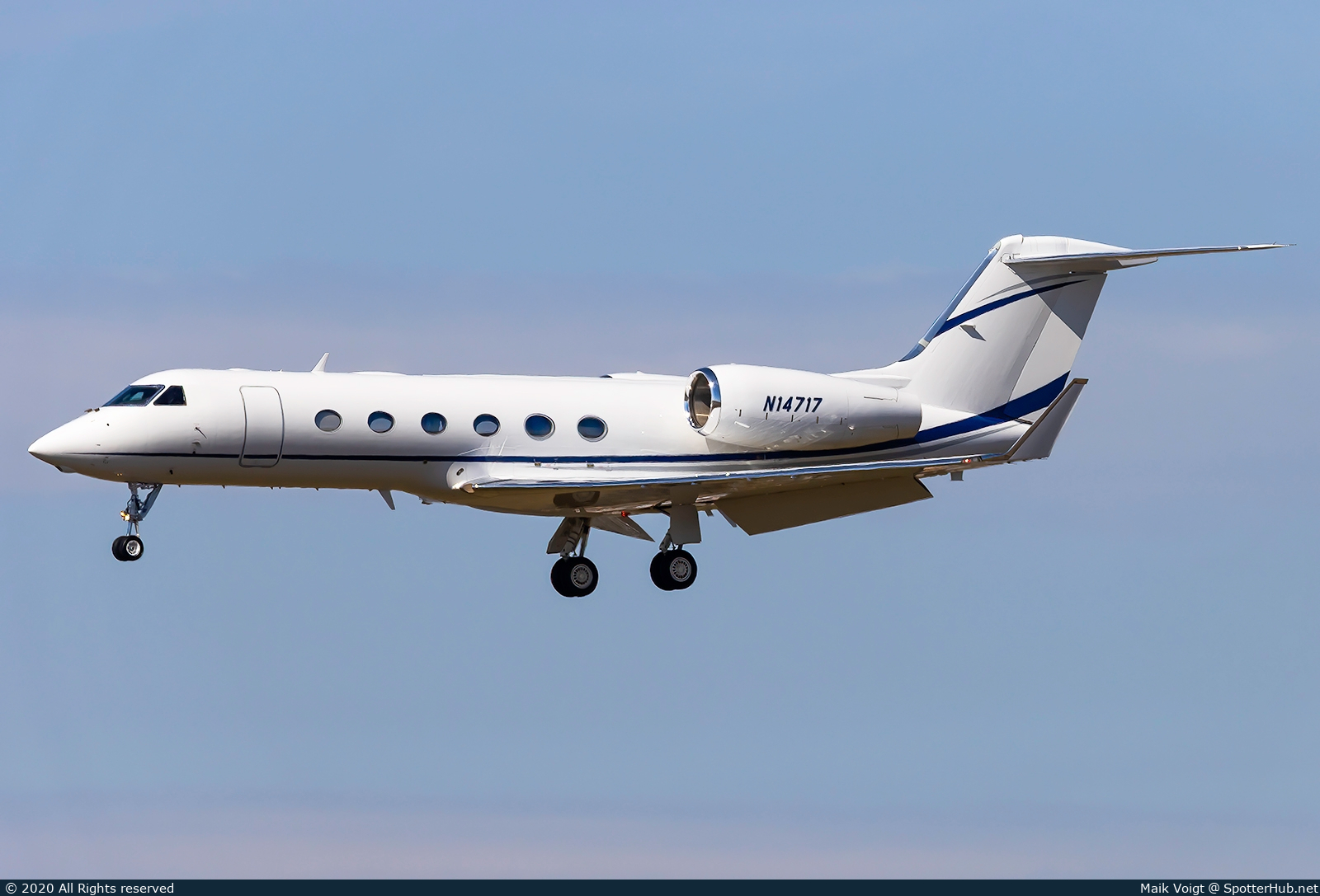 Photo of N14717 - Gulfstream GIV-X (G450) operated by Executive Jet Management