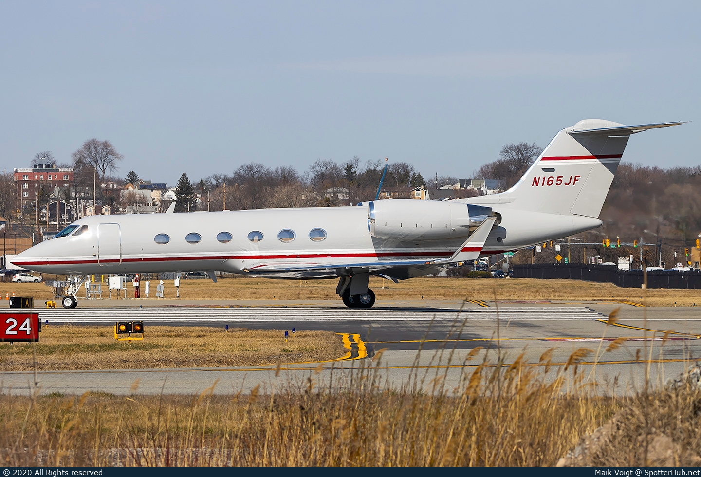 Photo of N165JF - Gulfstream GIV-SP operated by Solairus Aviation