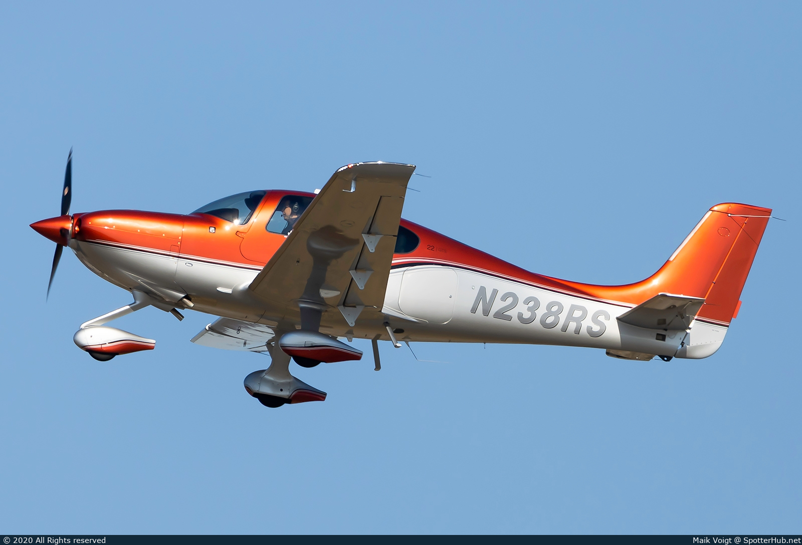 Photo of N238RS - Cirrus SR22 G6 GTS operated by Nassau Flyers