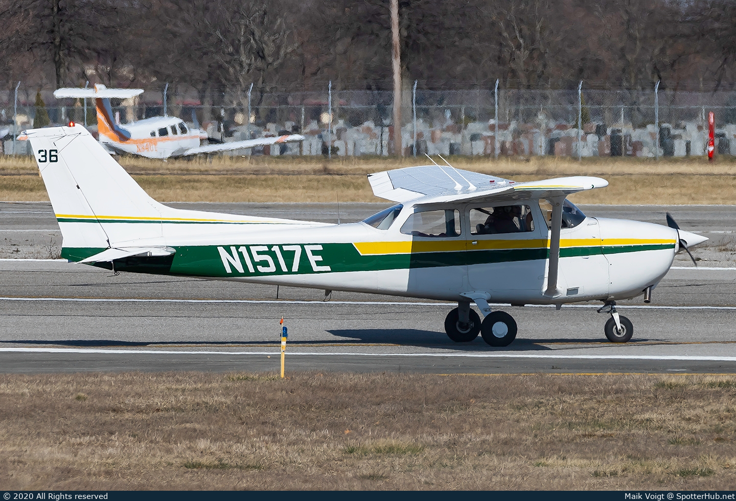 Photo of N1517E - Cessna 172N Skyhawk operated by Heavy Metal Air