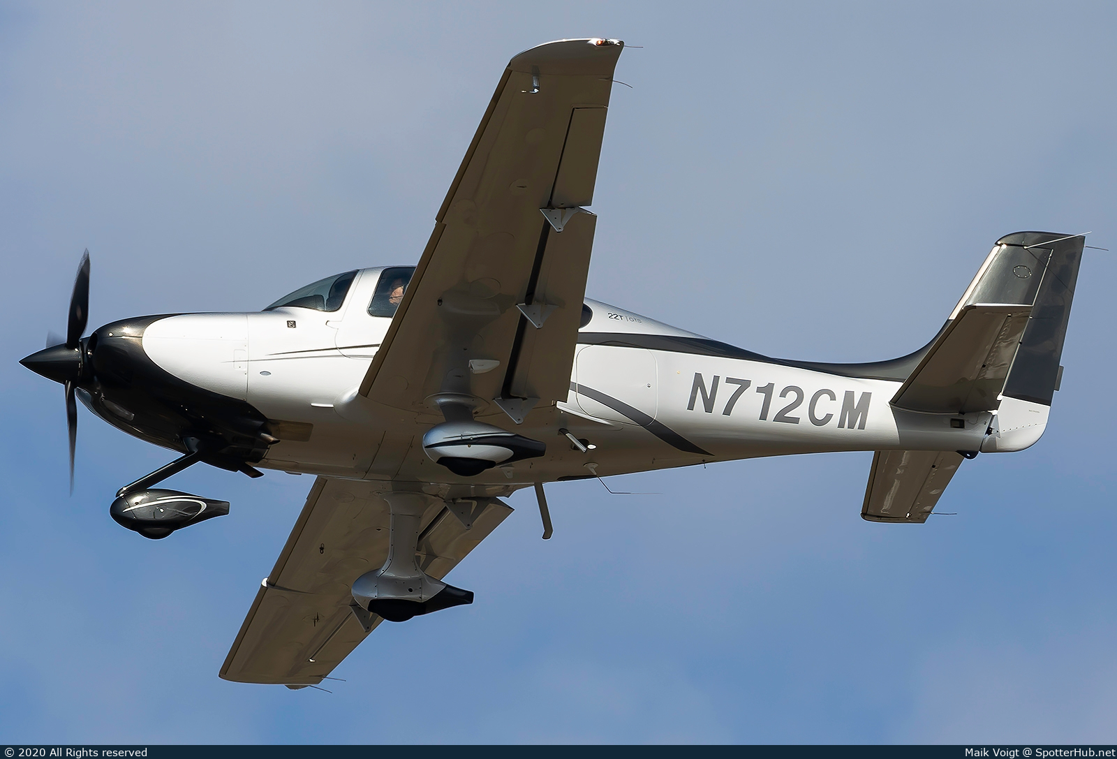 Photo of N712CM - Cirrus SR22T G6 GTS operated by Private