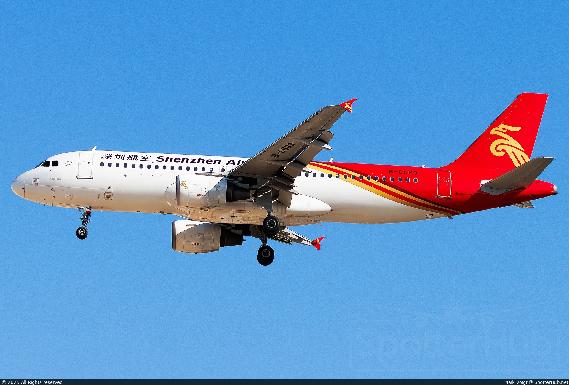 Photo of B-6563 - Airbus A320-214 operated by Shenzhen Airlines