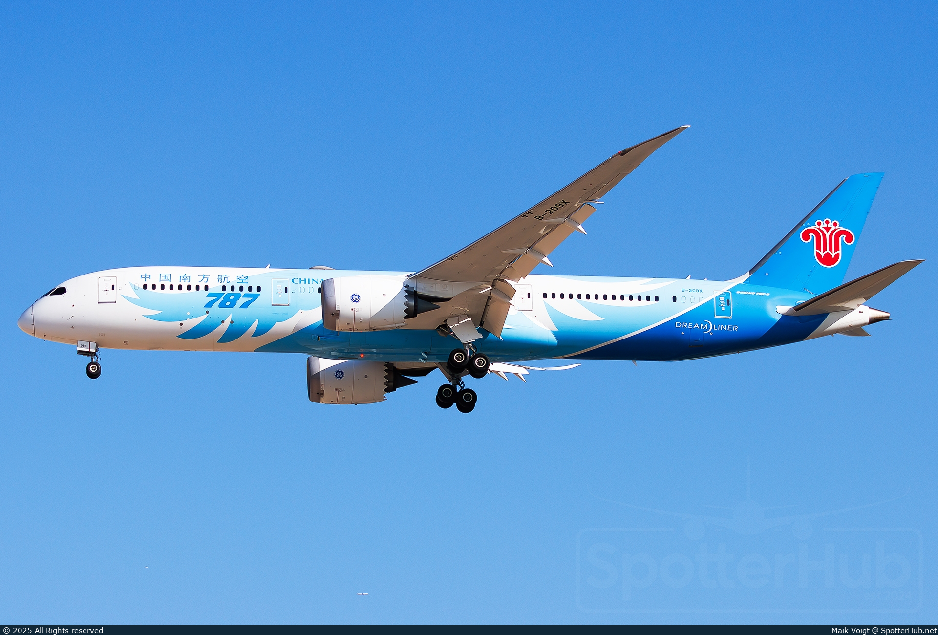 Photo of B-209X - Boeing 787-9 Dreamliner operated by China Southern Airlines