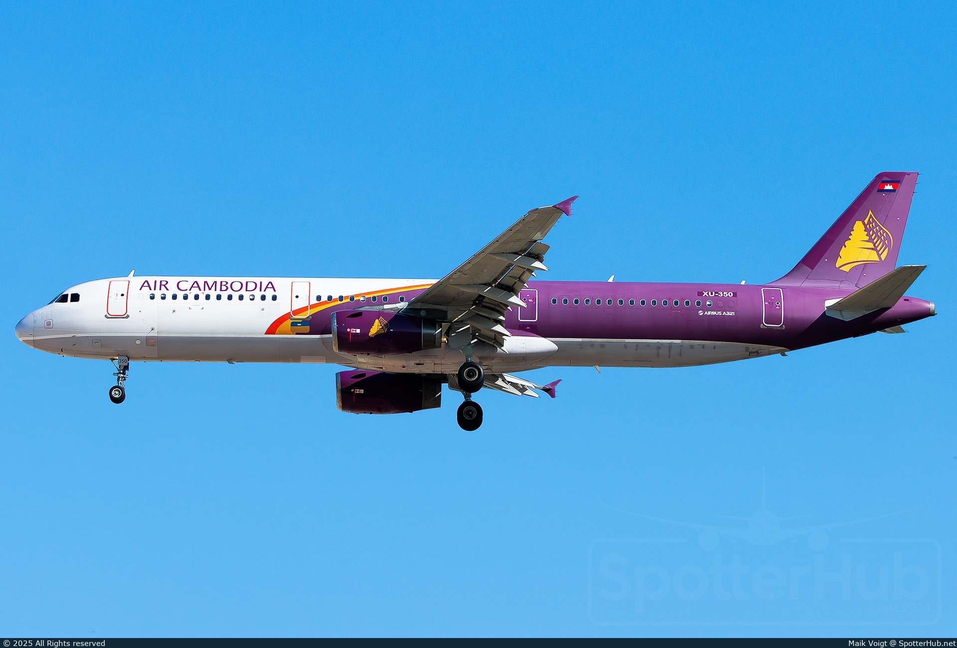 Photo of XU-350 - Airbus A321-231 operated by Air Cambodia