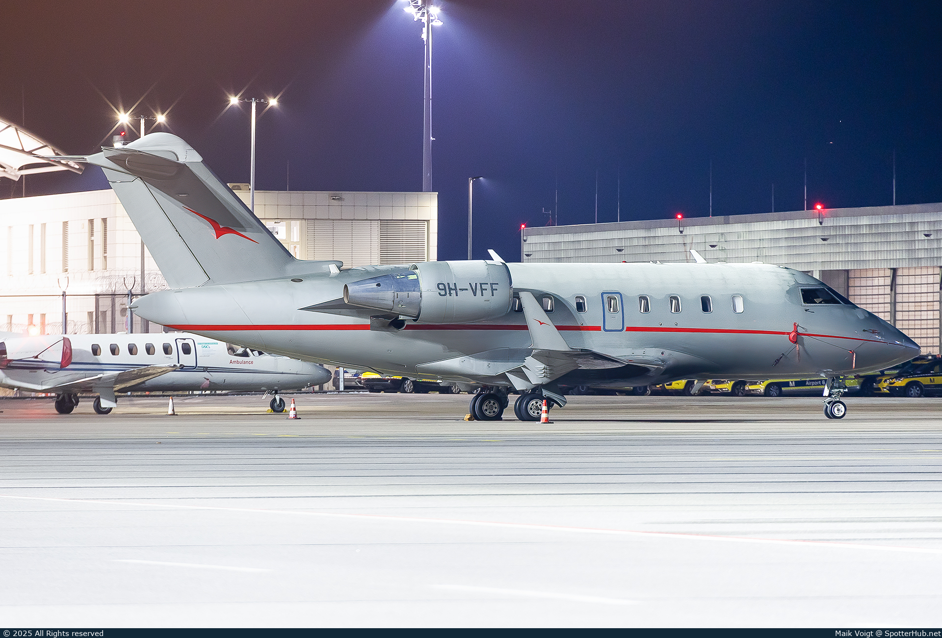 Photo of 9H-VFF - Bombardier Challenger 605 operated by VistaJet