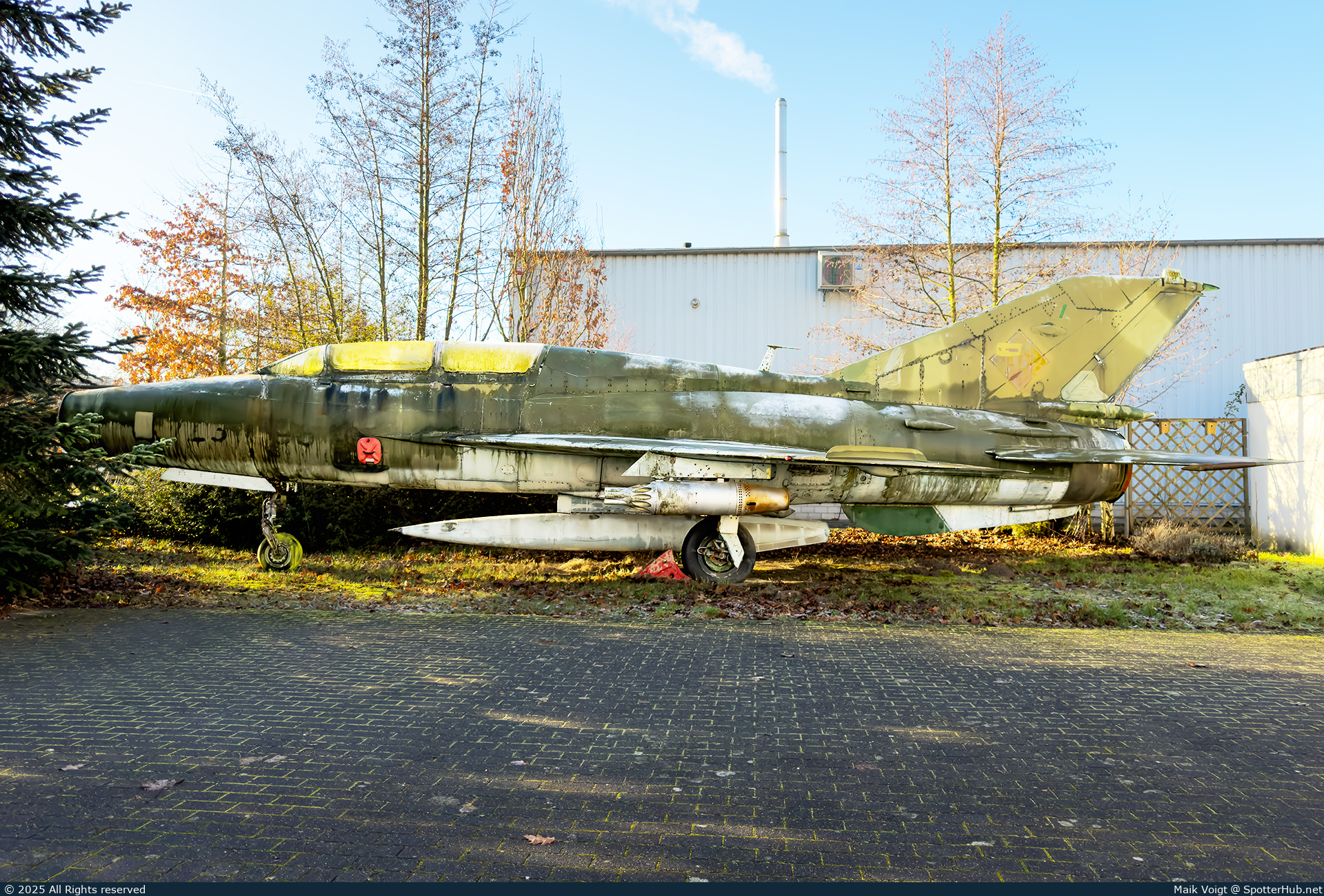 Photo of 276 - Mikoyan-Gurevich MiG-21U-600 Mongol-A operated by German Democratic Republic Air Force
