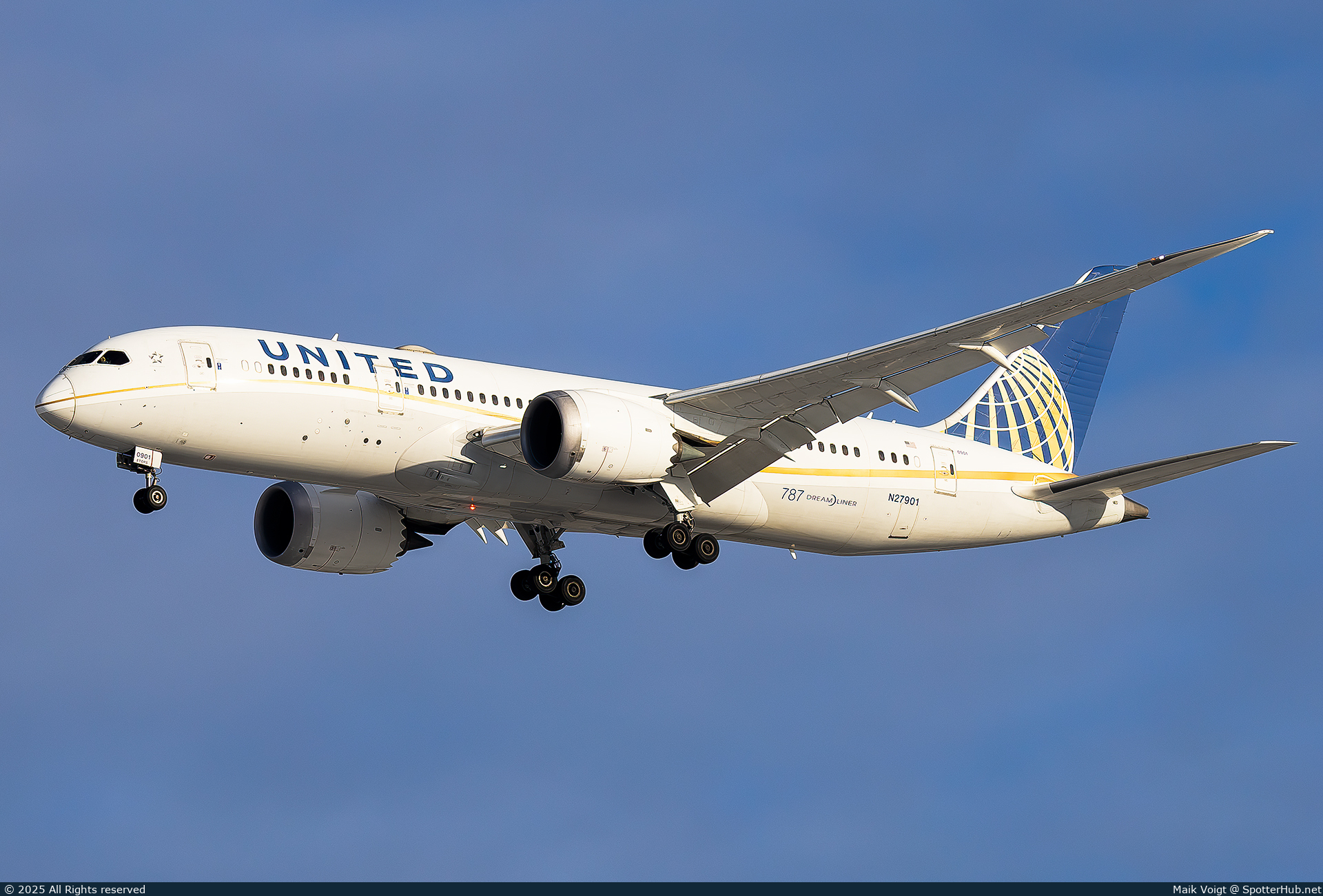 Photo of N27901 - Boeing 787-8 Dreamliner operated by United Airlines