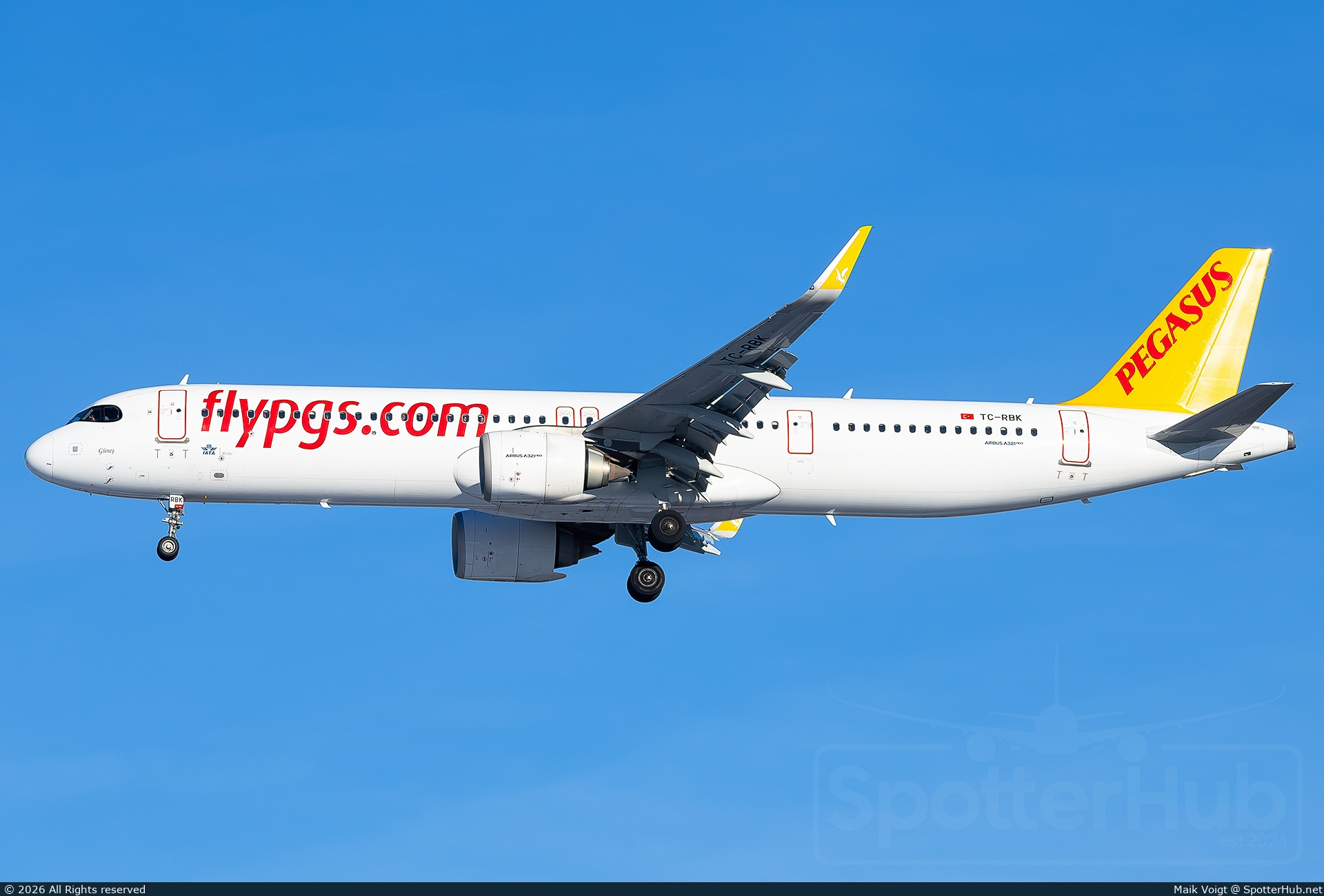 Photo of TC-RBK - Airbus A321-251NX operated by Pegasus Airlines