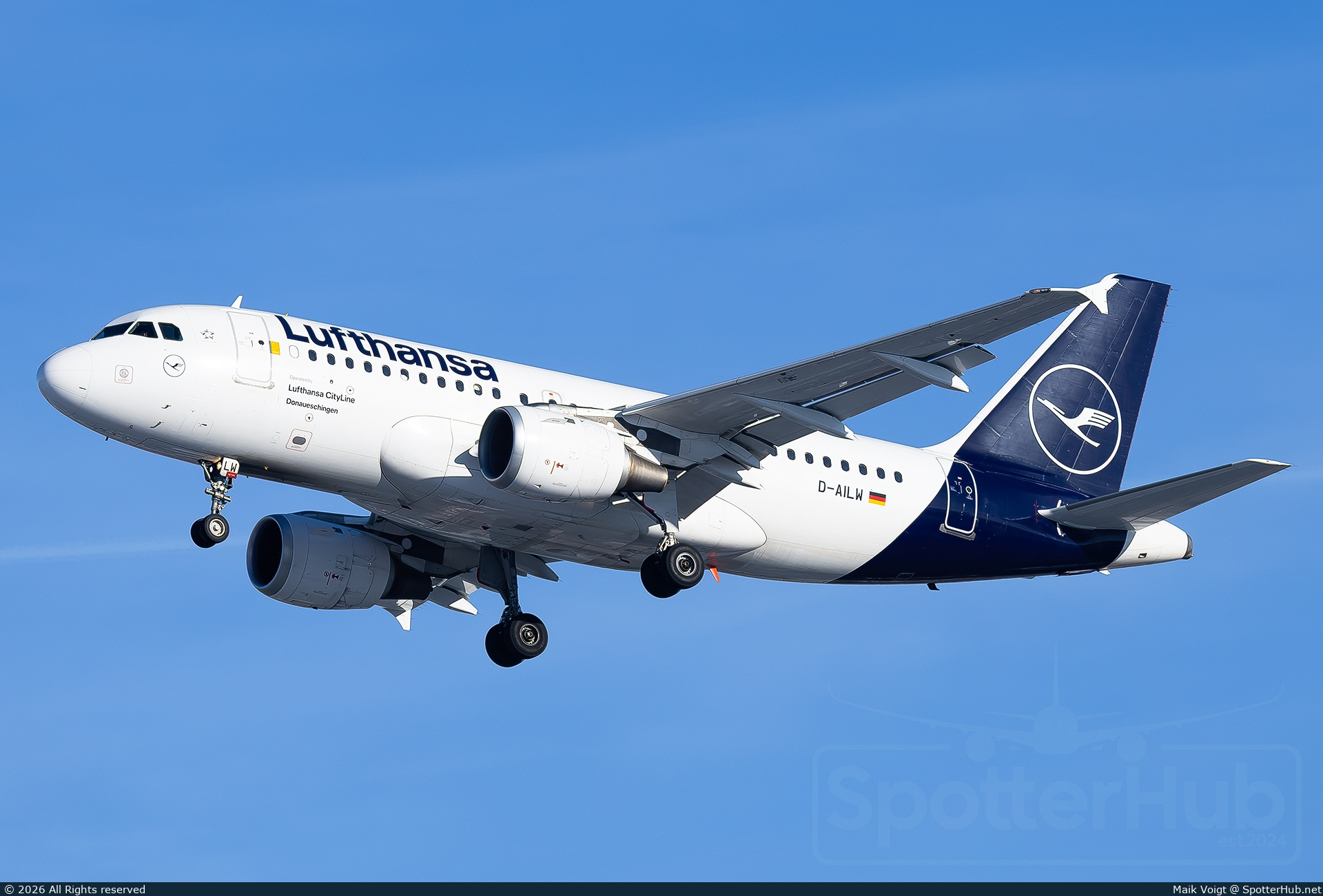 Photo of D-AILW - Airbus A319-114 operated by Lufthansa CityLine