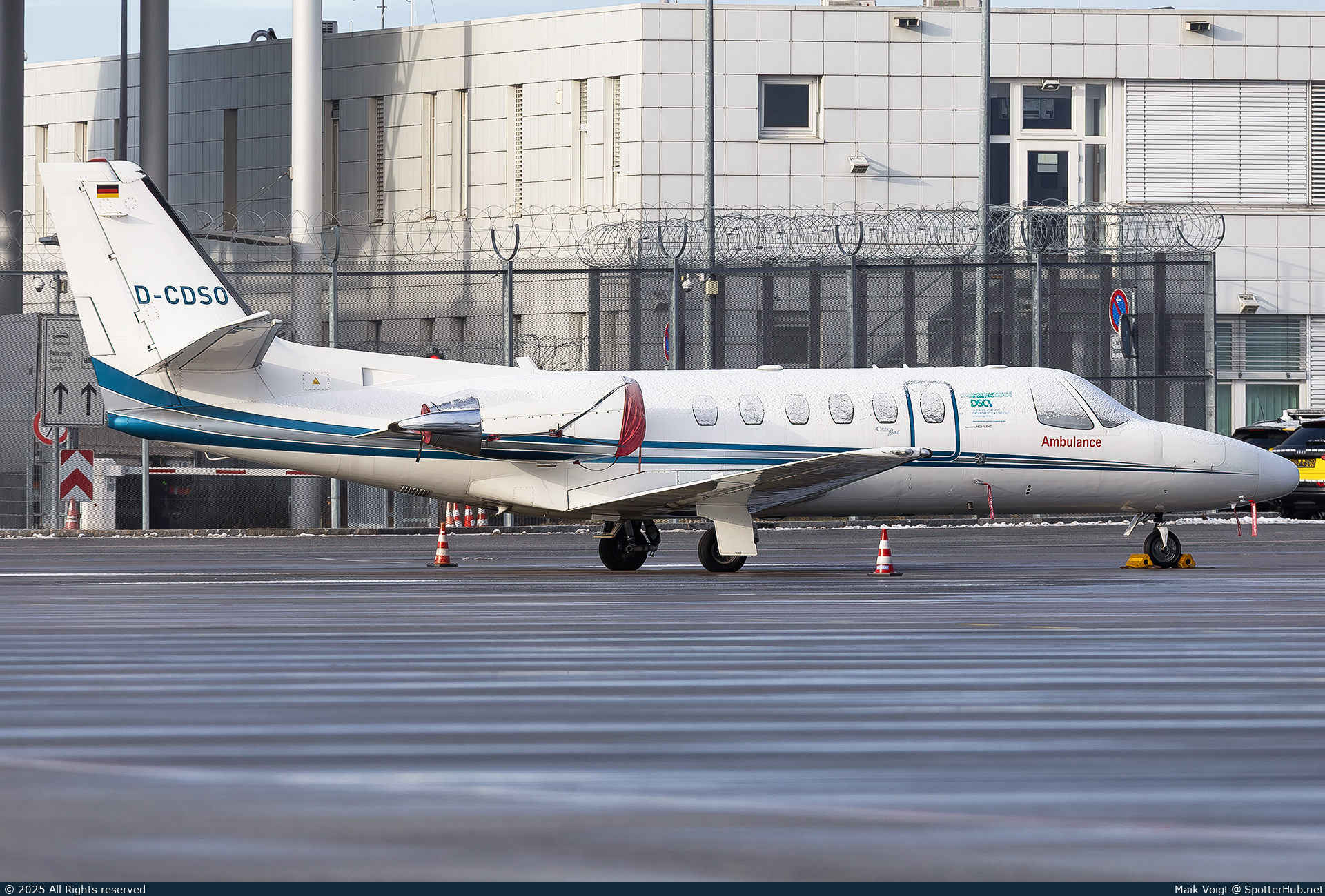 Photo of D-CDSO - Cessna 550B Citation Bravo operated by Heli-Flight