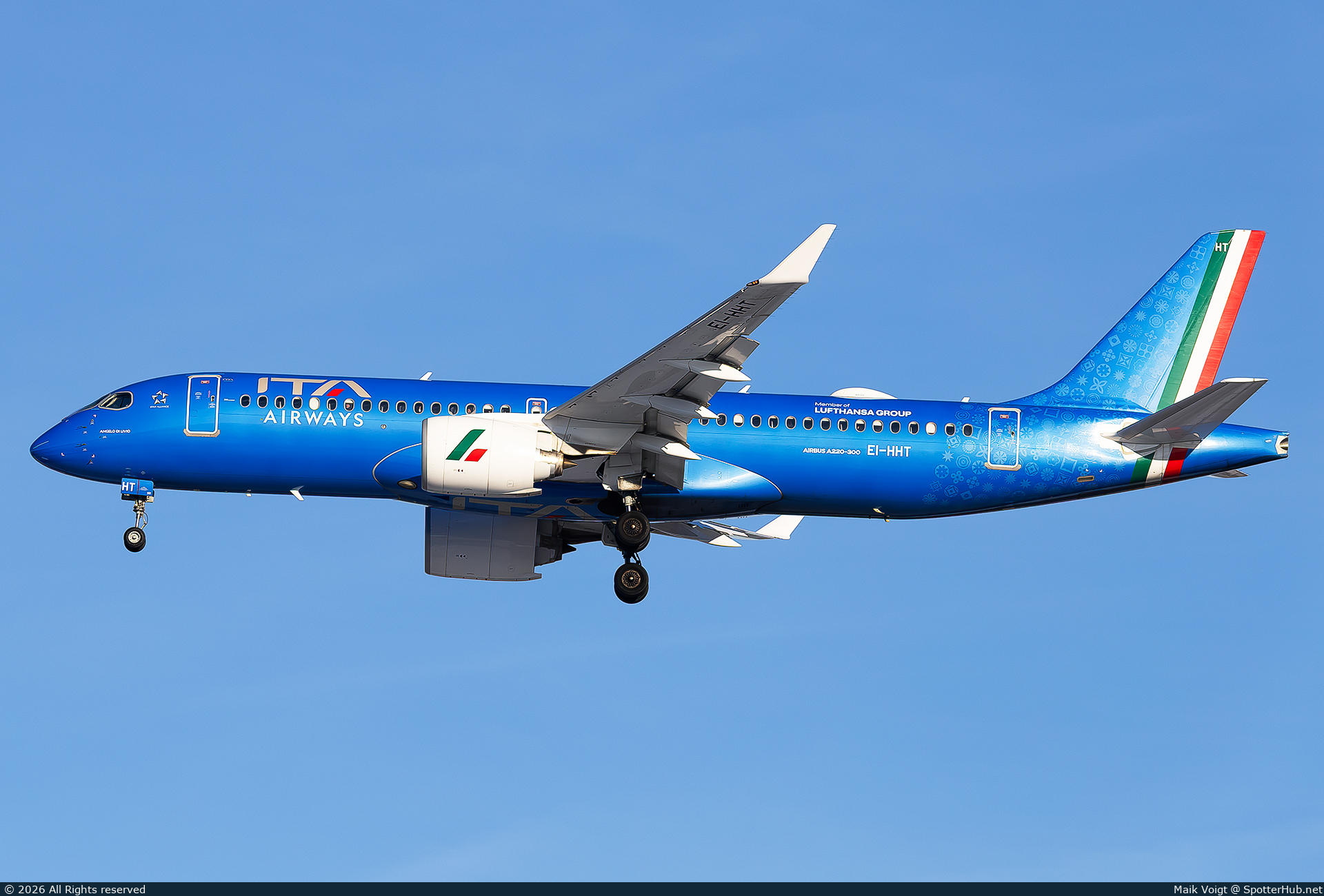 Photo of EI-HHT - Airbus A220-300 operated by ITA Airways