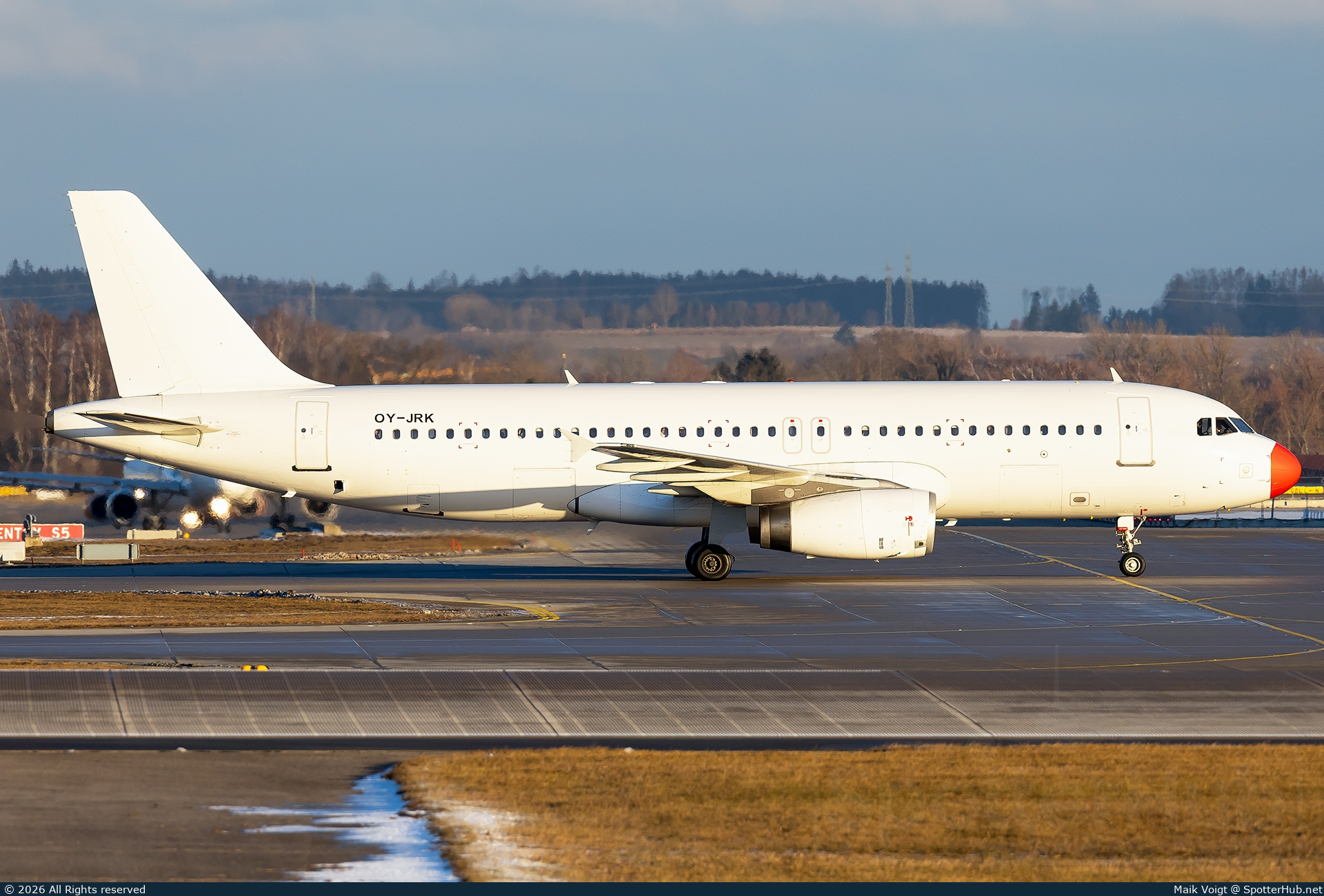 Photo of OY-JRK - Airbus A320-231 operated by DAT Danish Air Transport