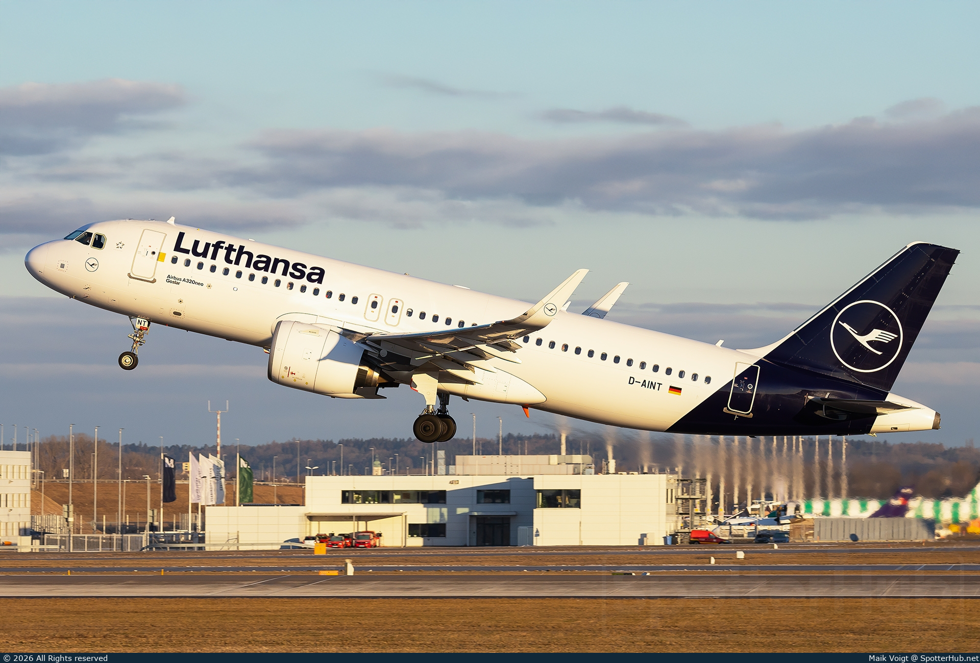 Photo of D-AINT - Airbus A320-271N operated by Lufthansa