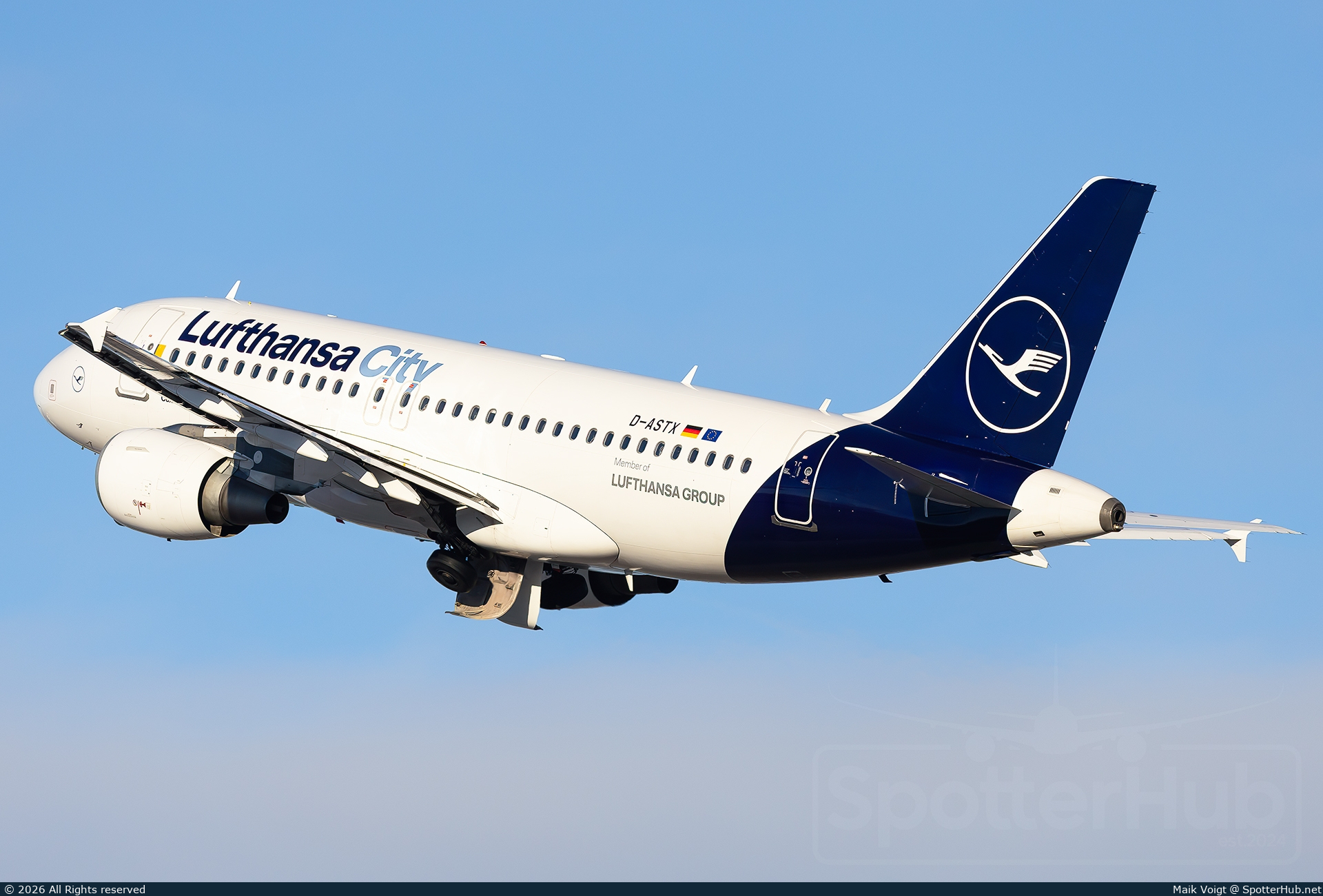Photo of D-ASTX - Airbus A319-112 operated by Lufthansa City Airlines