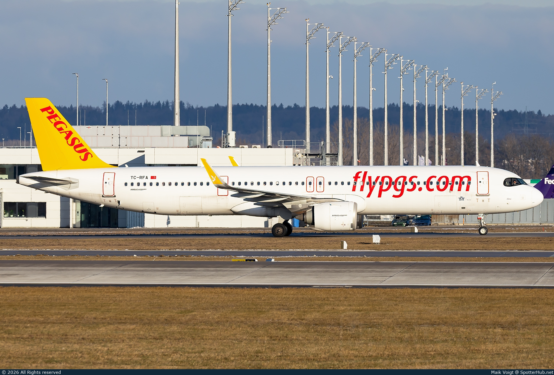 Photo of TC-RBA - Airbus A321-251NX operated by Pegasus Airlines