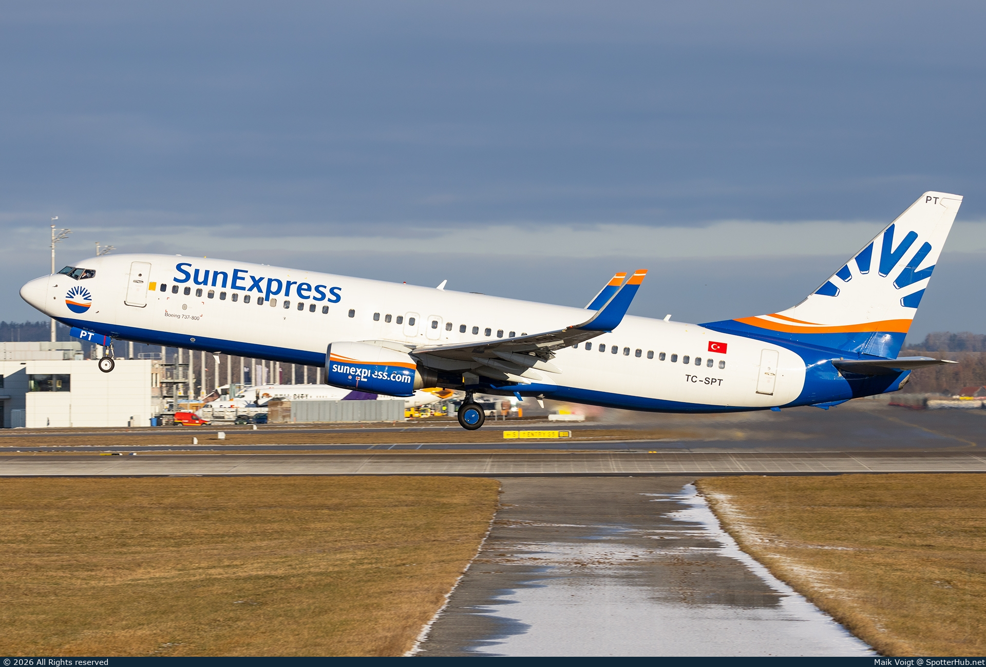 Photo of TC-SPT - Boeing 737-8U3 operated by SunExpress