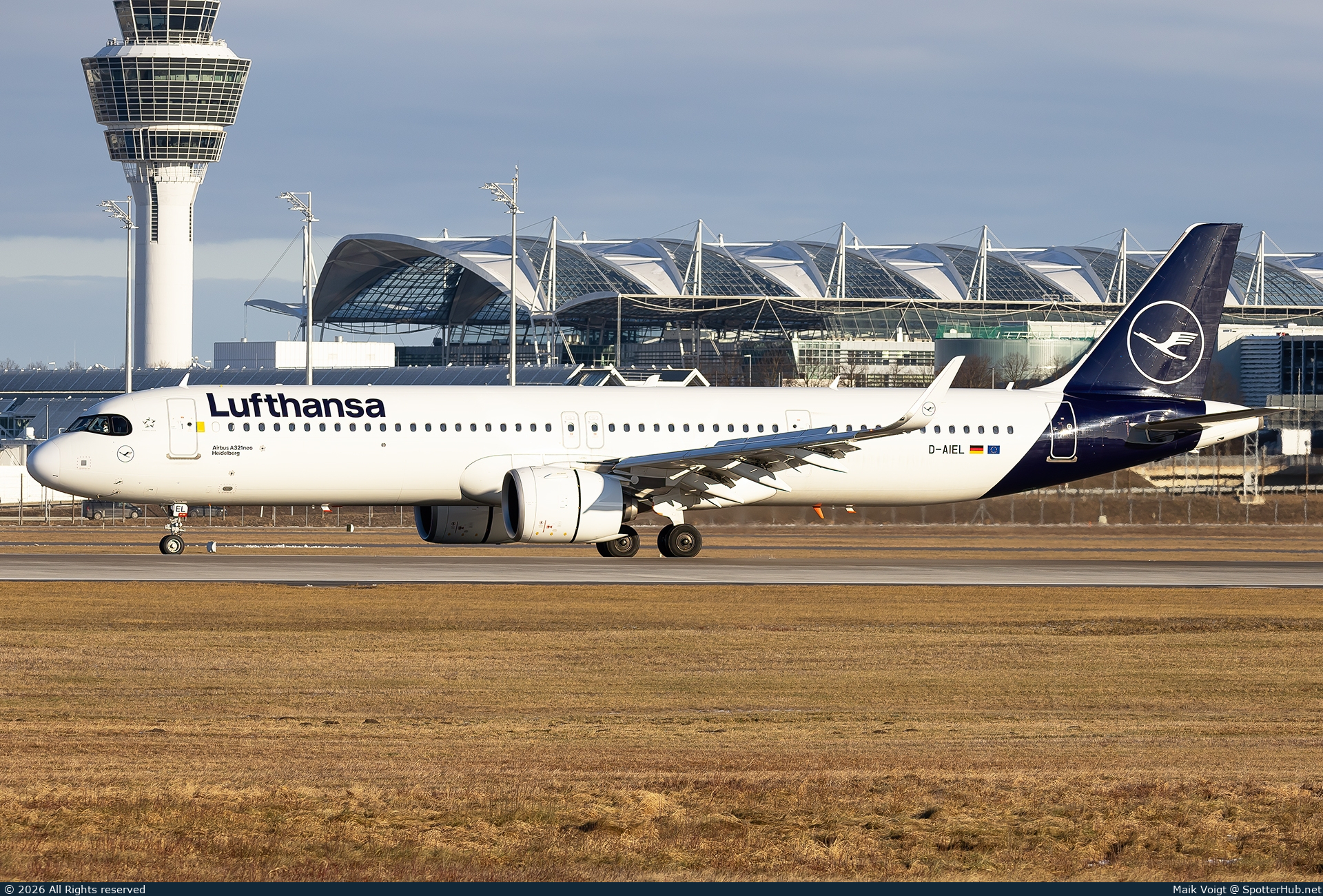 Photo of D-AIEL - Airbus A321-271NX operated by Lufthansa