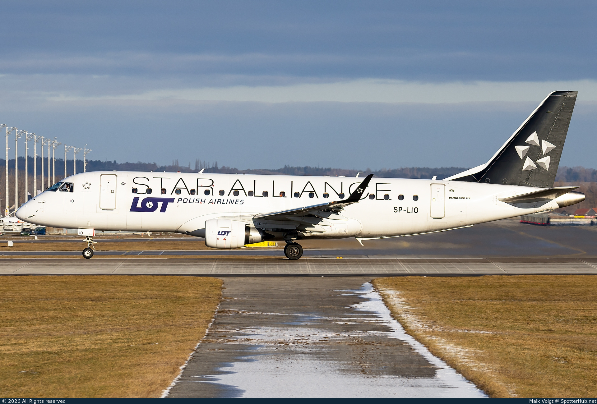 Photo of SP-LIO - Embraer ERJ-175LR operated by LOT Polish Airlines
