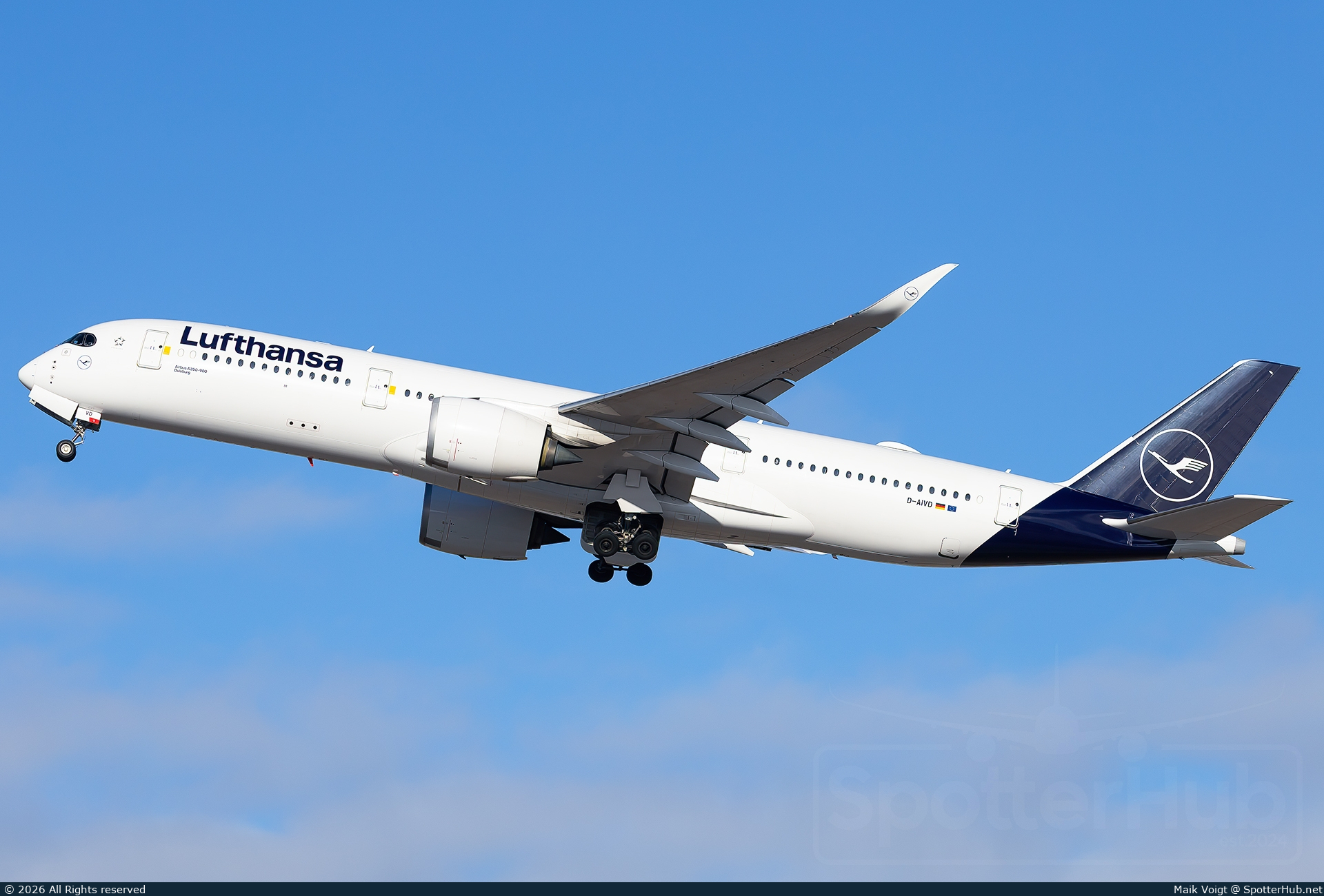 Photo of D-AIVD - Airbus A350-941 operated by Lufthansa