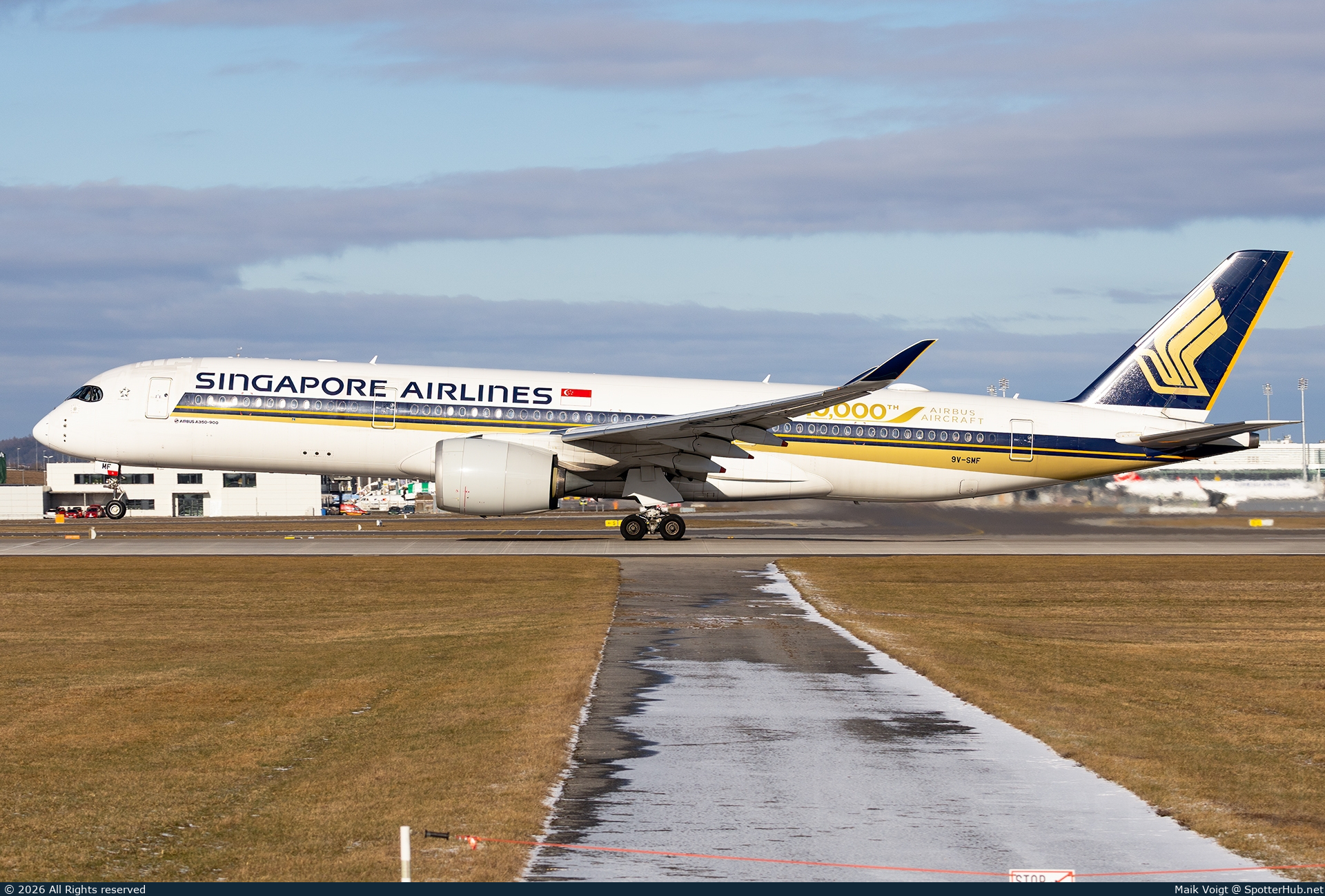 Photo of 9V-SMF - Airbus A350-941 operated by Singapore Airlines