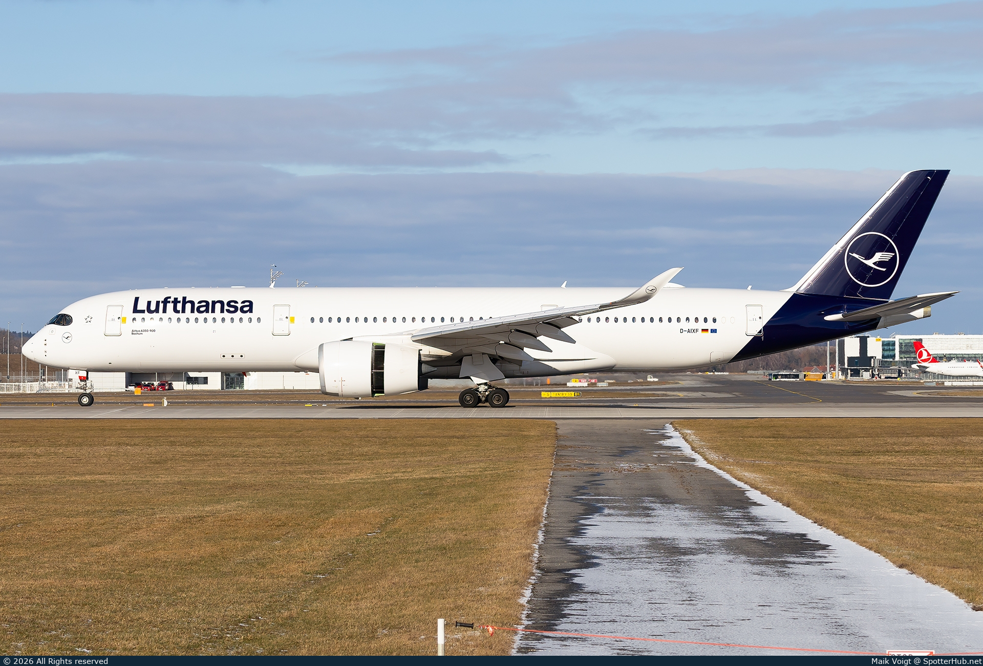 Photo of D-AIXF - Airbus A350-941 operated by Lufthansa