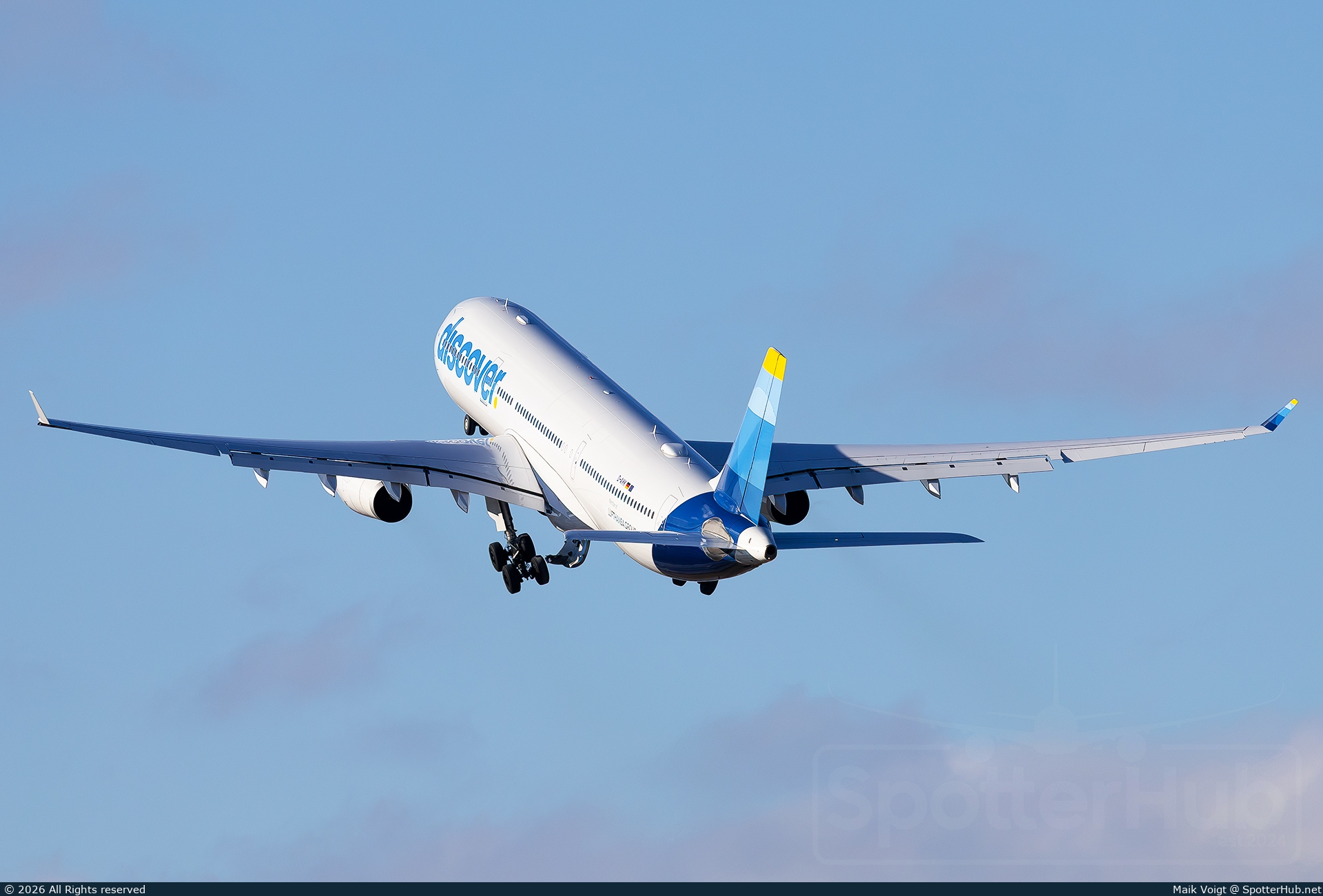 Photo of D-AIKK - Airbus A330-343 operated by Discover Airlines