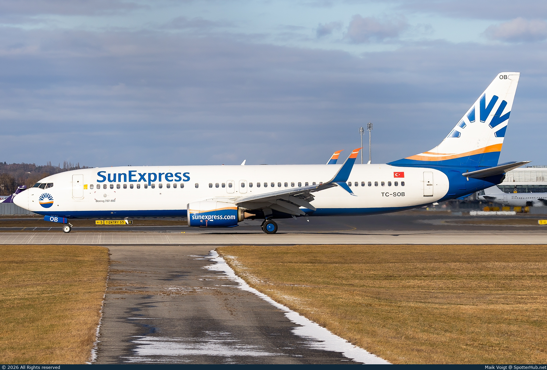 Photo of TC-SOB - Boeing 737-8HC operated by SunExpress