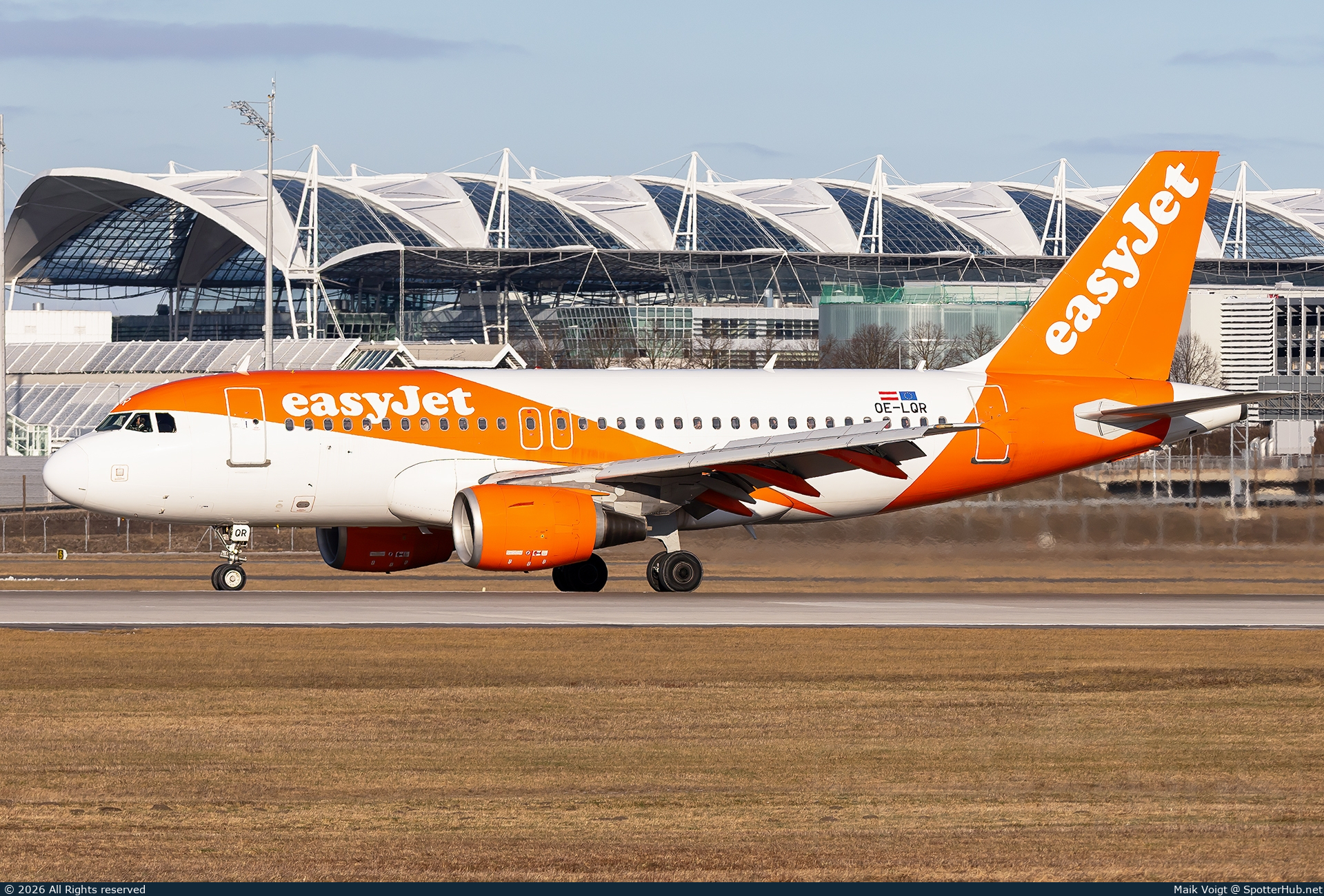 Photo of OE-LQR - Airbus A319-111 operated by easyJet Europe