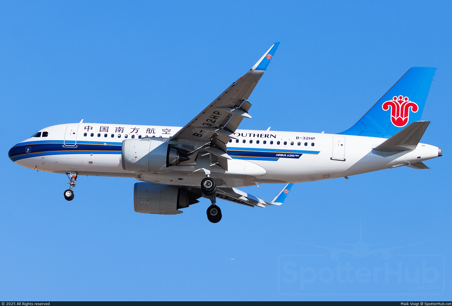 Photo of B-32HP - Airbus A319-153N operated by China Southern Airlines