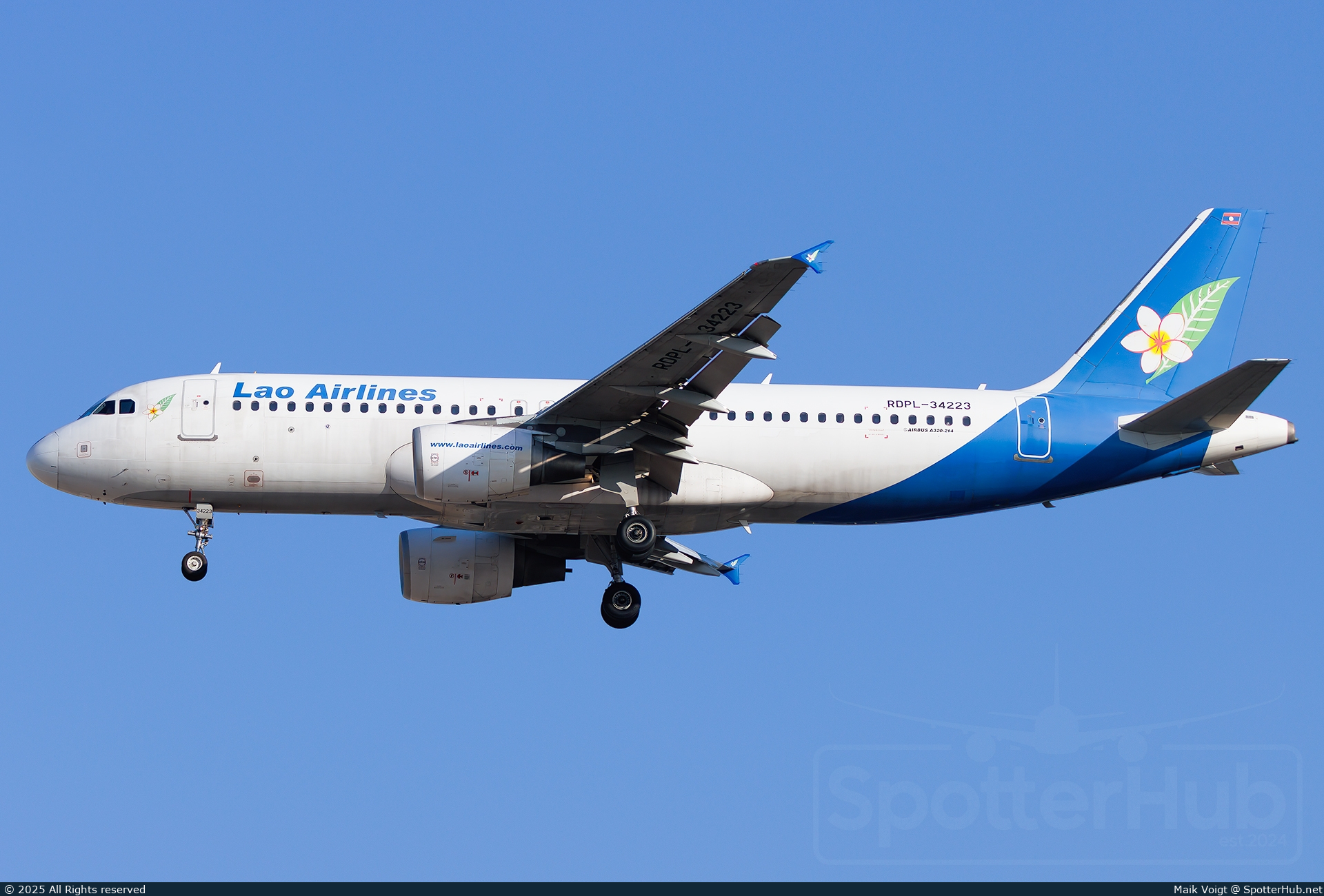 Photo of RDPL-34223 - Airbus A320-214 operated by Lao Airlines