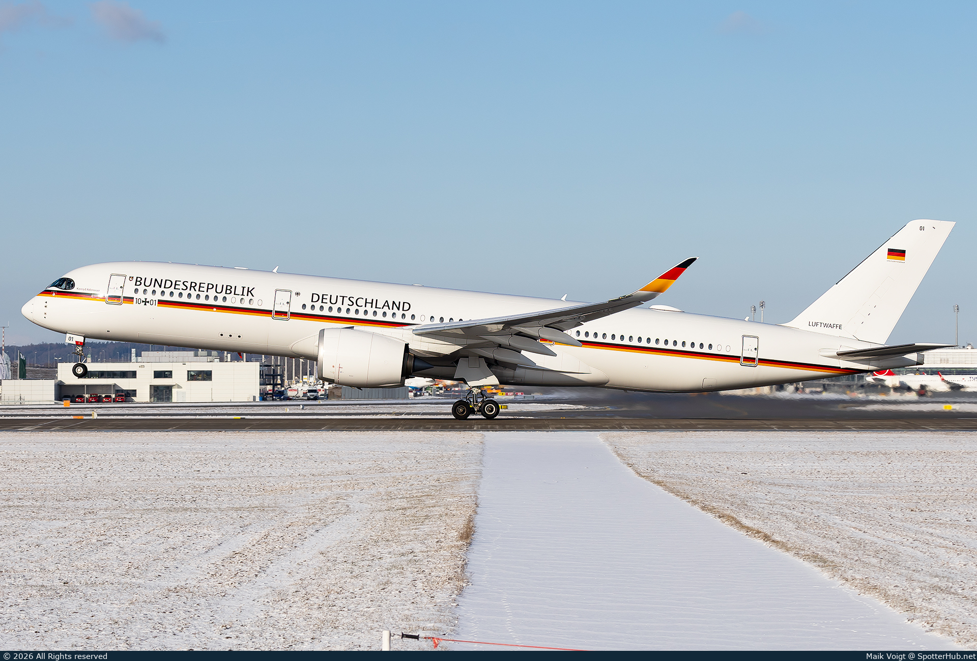 Photo of 10+01 - Airbus A350-941(CJ) operated by German Air Force