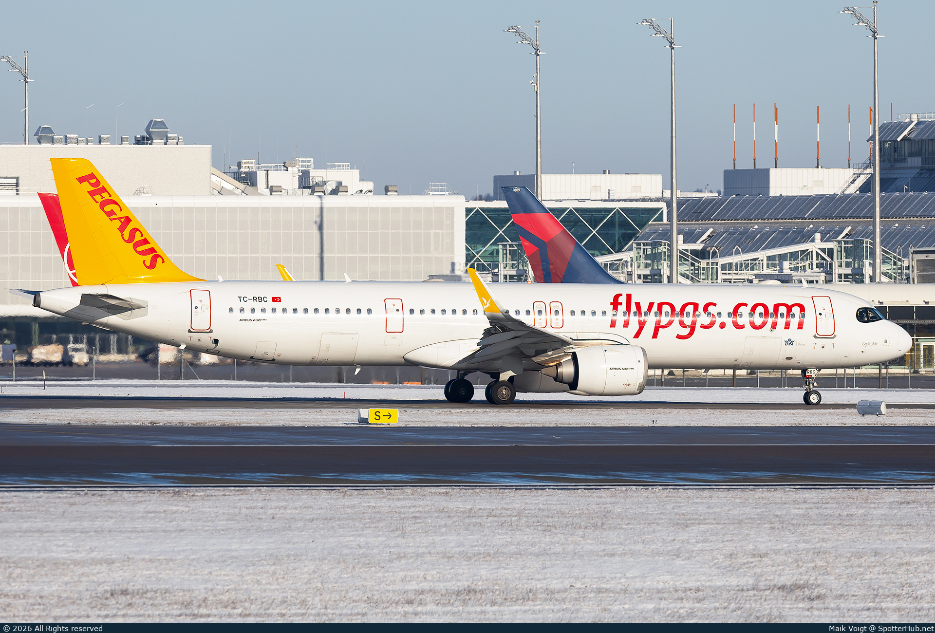 Photo of TC-RBC - Airbus A321-251NX operated by Pegasus Airlines