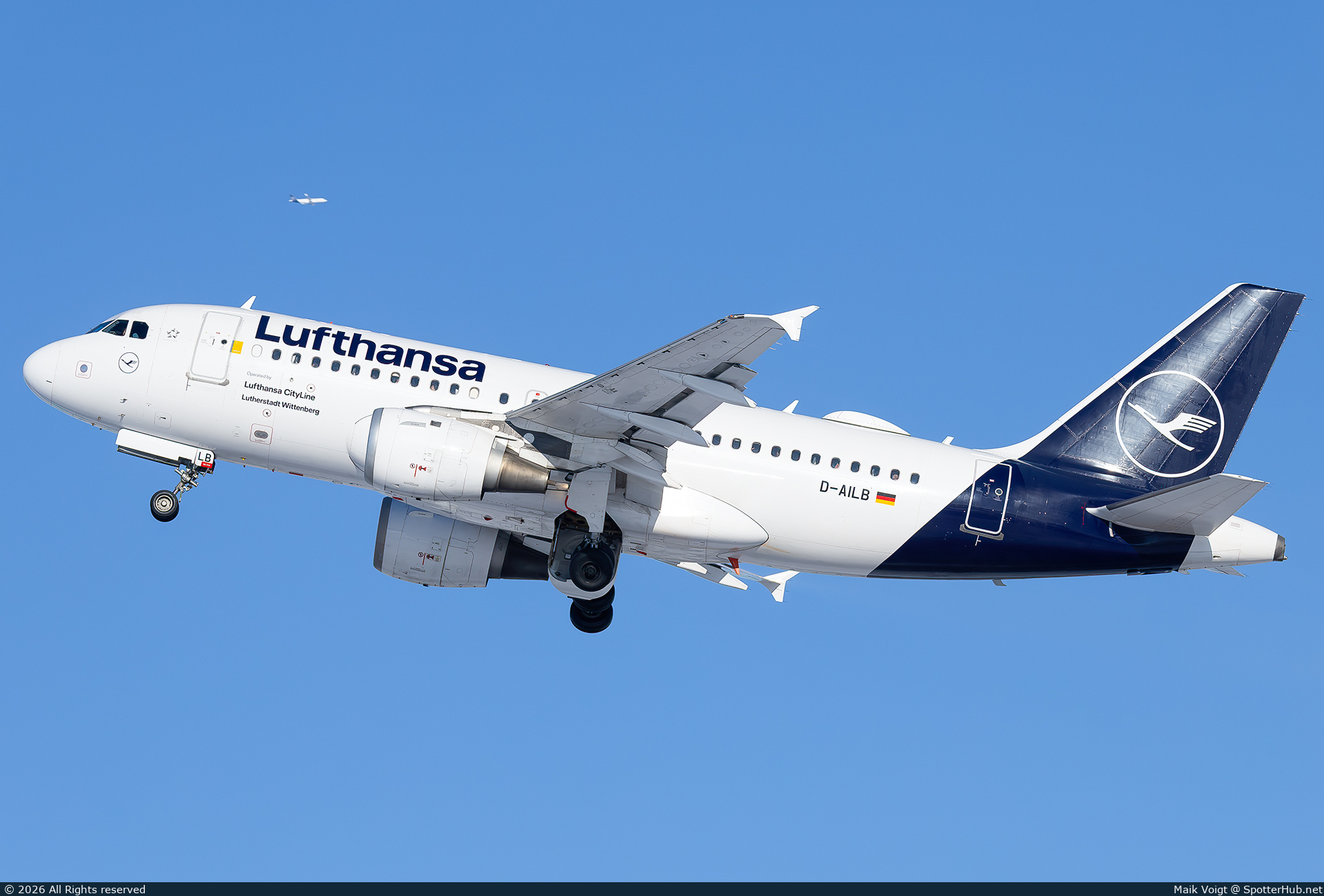Photo of D-AILB - Airbus A319-114 operated by Lufthansa CityLine