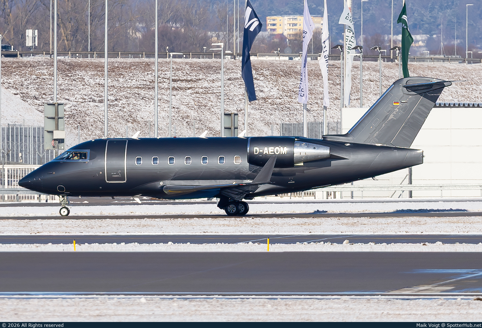 Photo of D-AEOM - Bombardier Challenger 604 operated by Elangeni