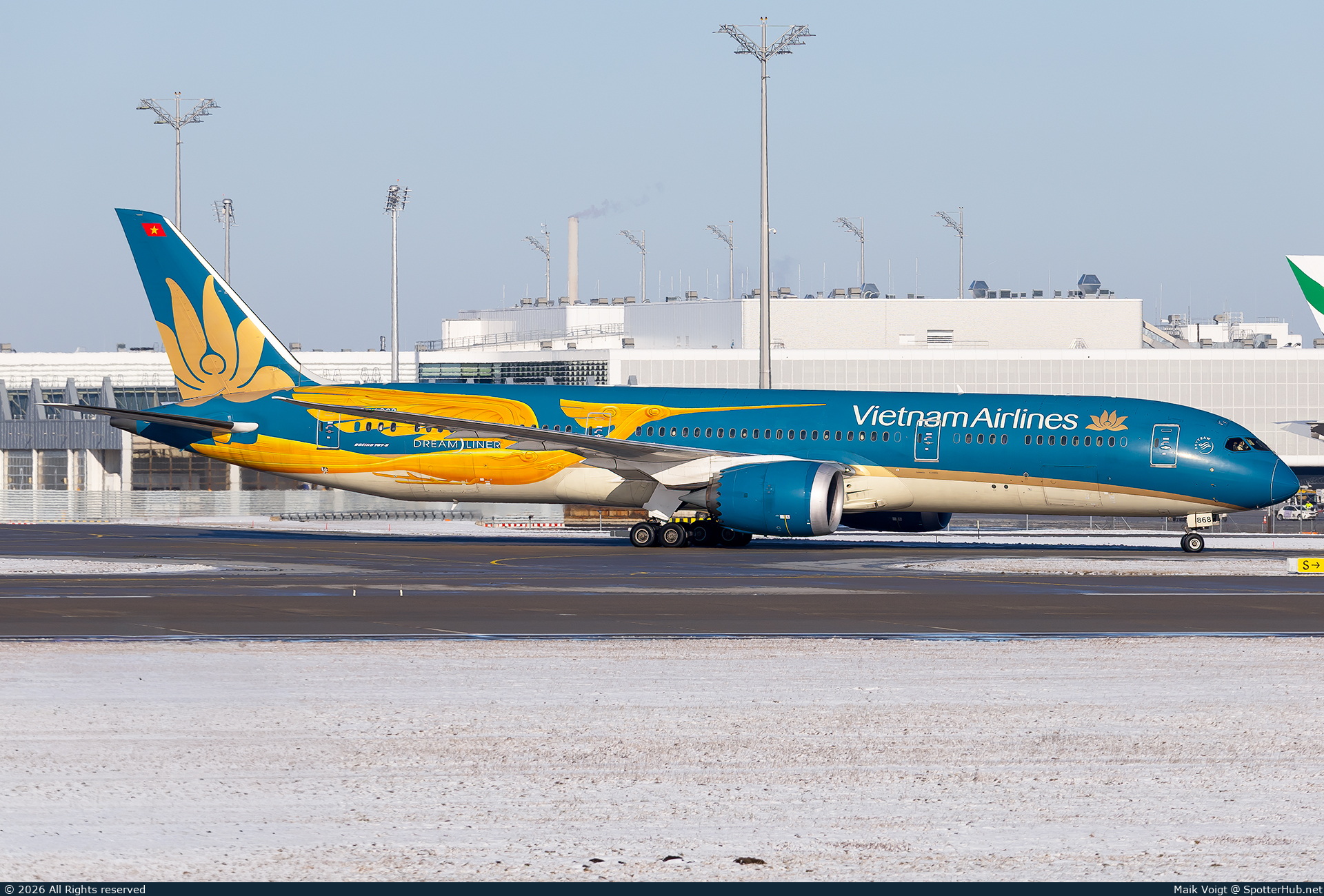 Photo of VN-A868 - Boeing 787-9 Dreamliner operated by Vietnam Airlines