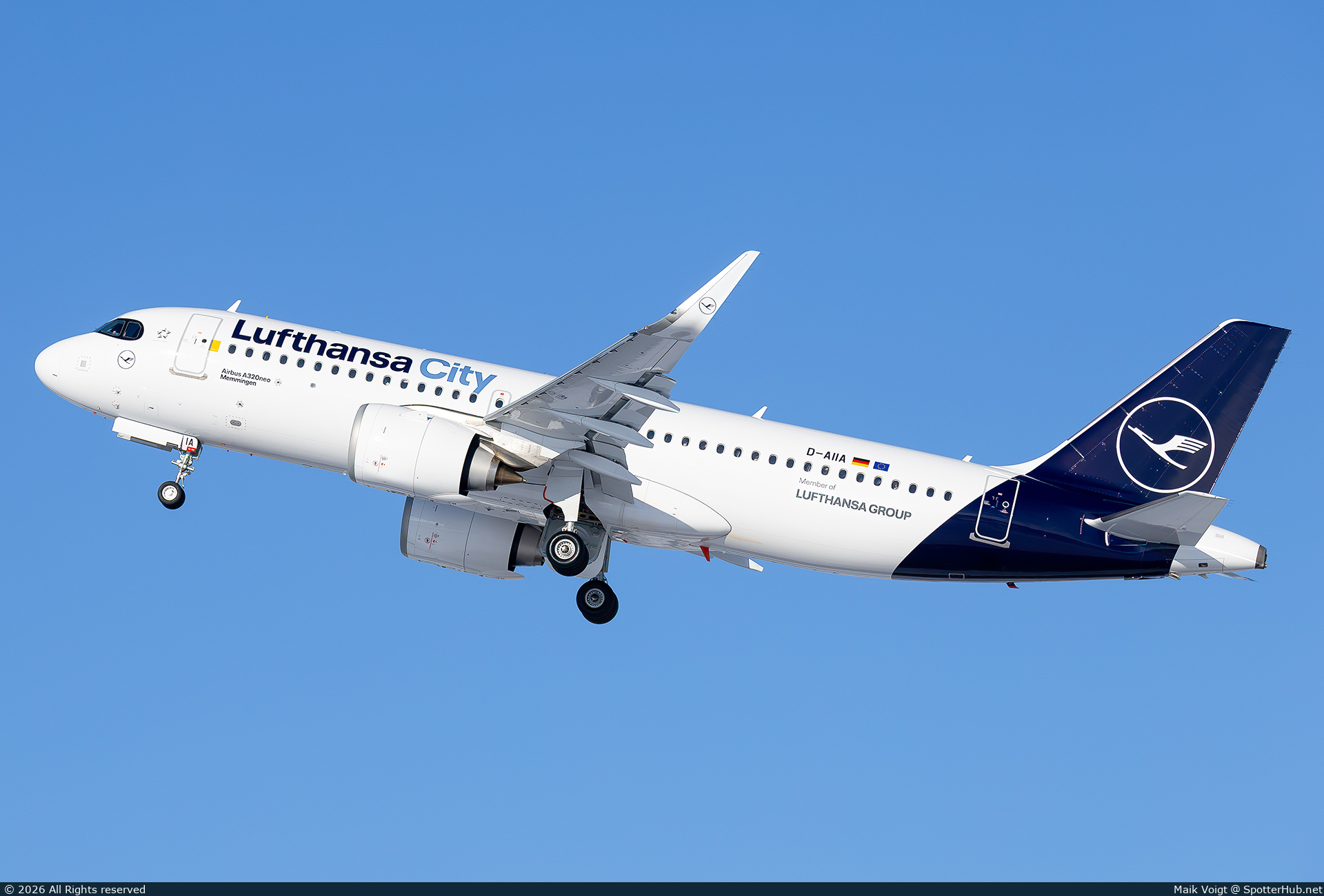 Photo of D-AIIA - Airbus A320-251N operated by Lufthansa City Airlines