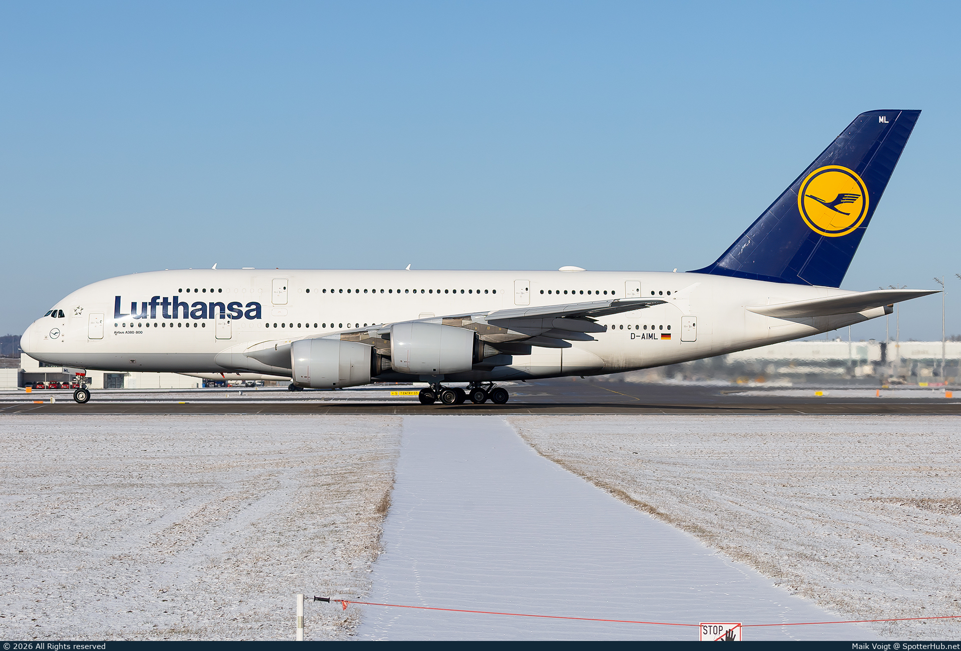 Photo of D-AIML - Airbus A380-841 operated by Lufthansa