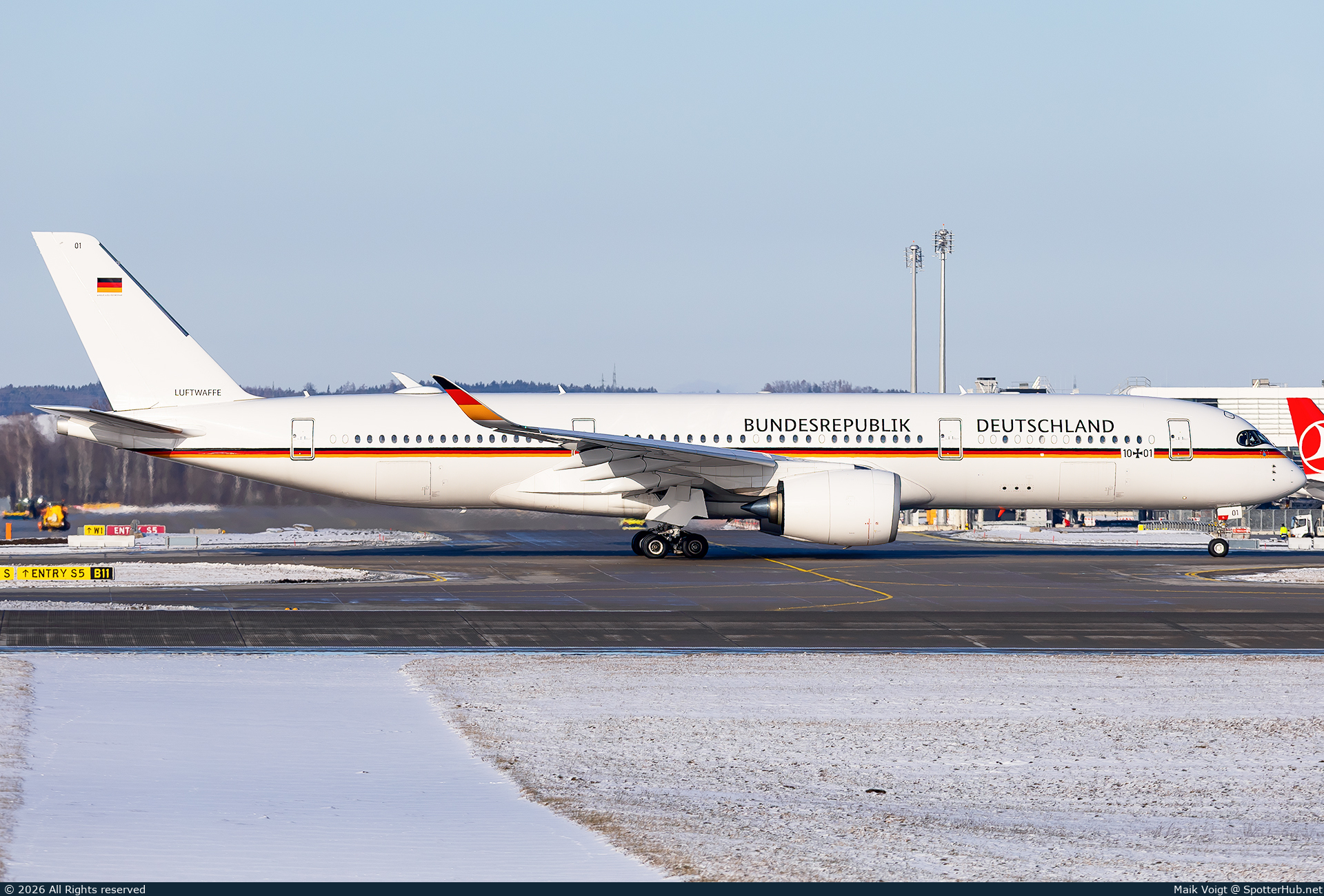 Photo of 10+01 - Airbus A350-941(CJ) operated by German Air Force