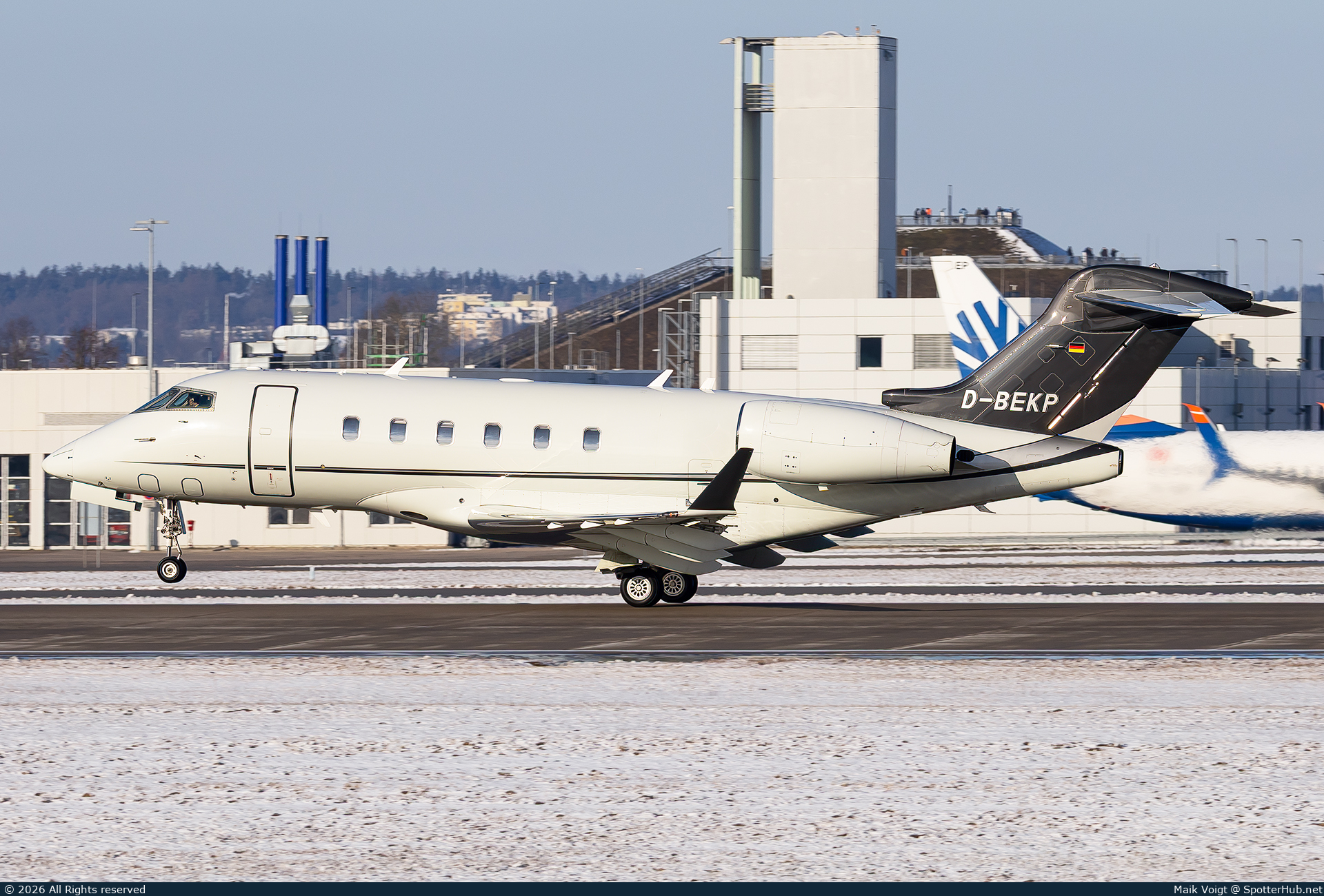 Photo of D-BEKP - Bombardier Challenger 300 operated by Windrose Air Jet Charter