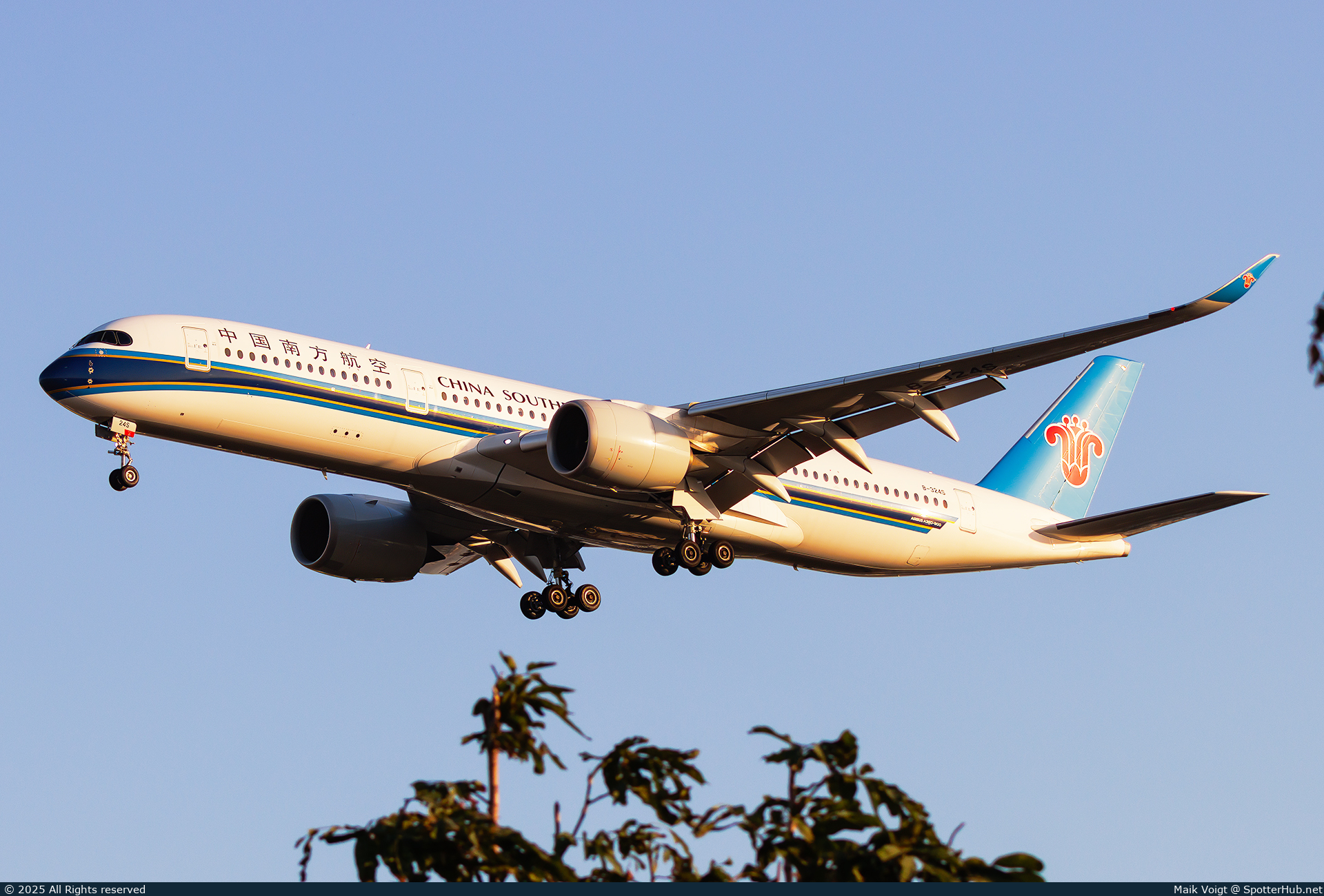 Photo of B-324S - Airbus A350-941 operated by China Southern Airlines