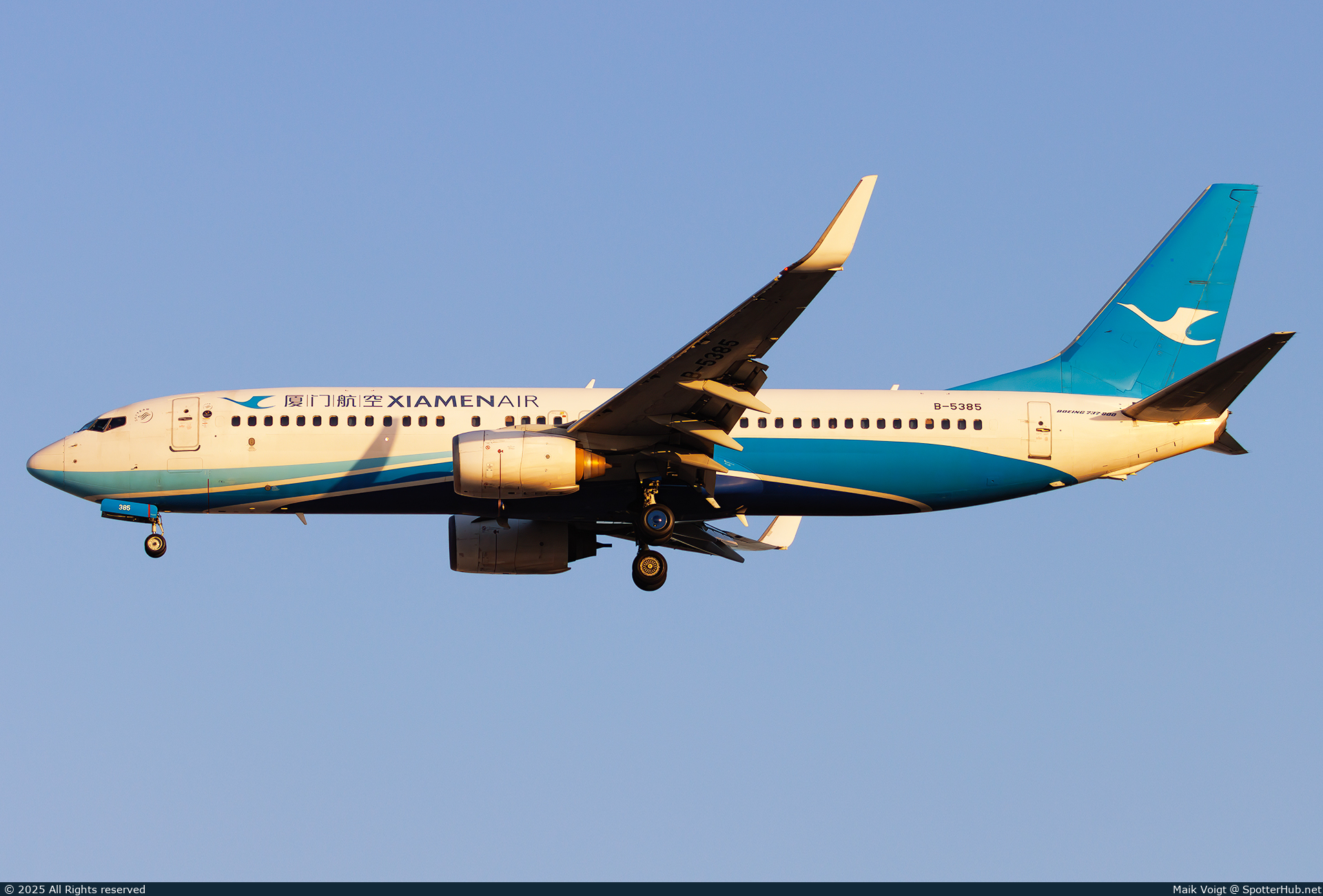 Photo of B-5385 - Boeing 737-86N operated by Xiamen Airlines