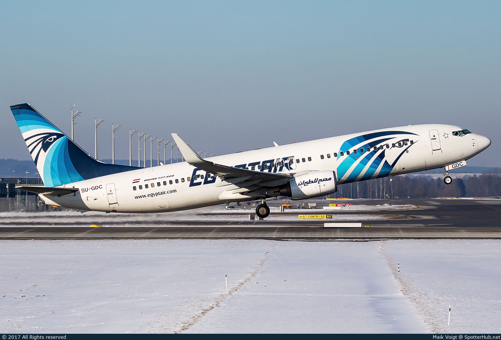 Photo of SU-GDC - Boeing 737-866 operated by Egyptair