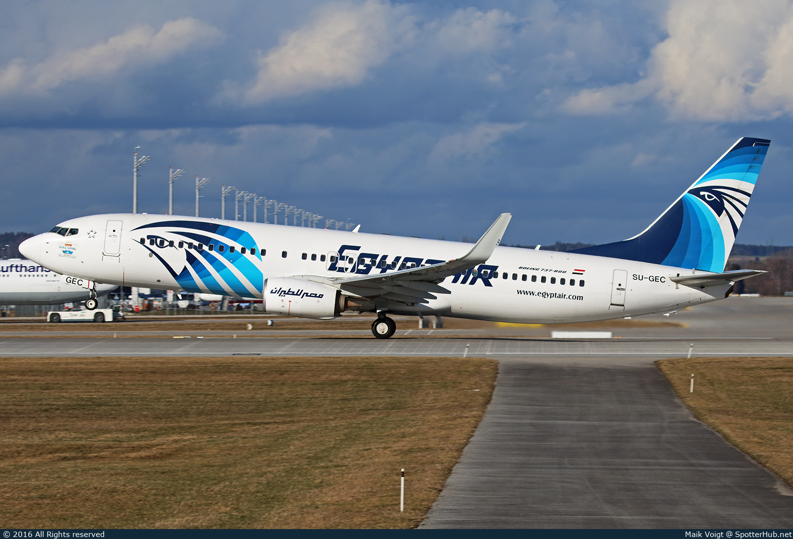 Photo of SU-GEC - Boeing 737-866 operated by Egyptair