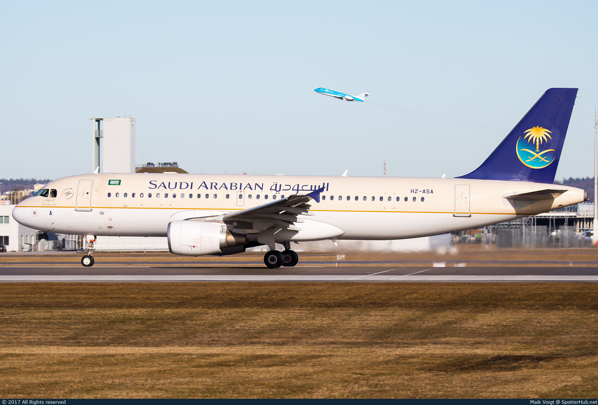 Photo of HZ-ASA - Airbus A320-214 operated by Saudi Arabian Airlines