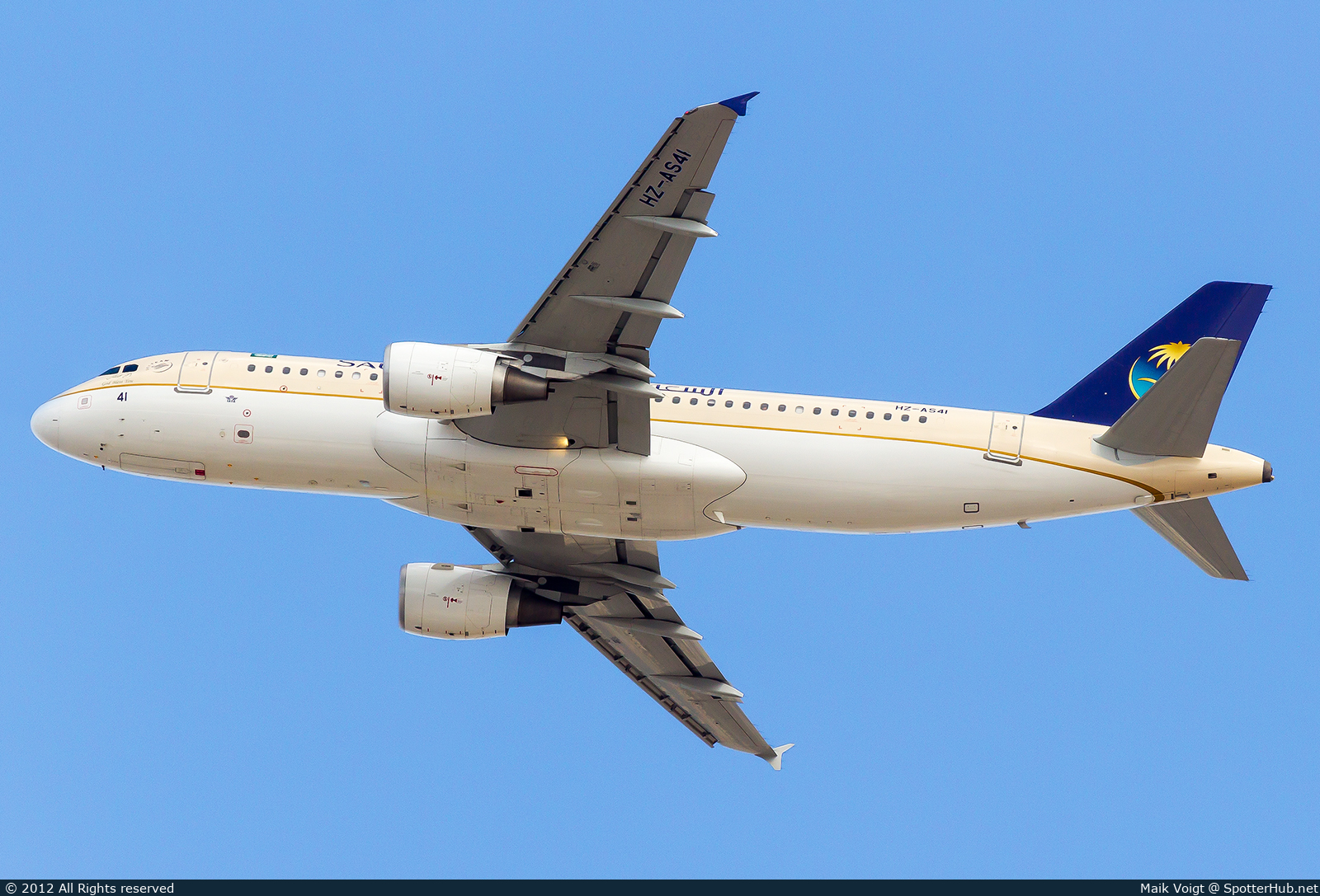 Photo of HZ-AS41 - Airbus A320-214 operated by Saudi Arabian Airlines