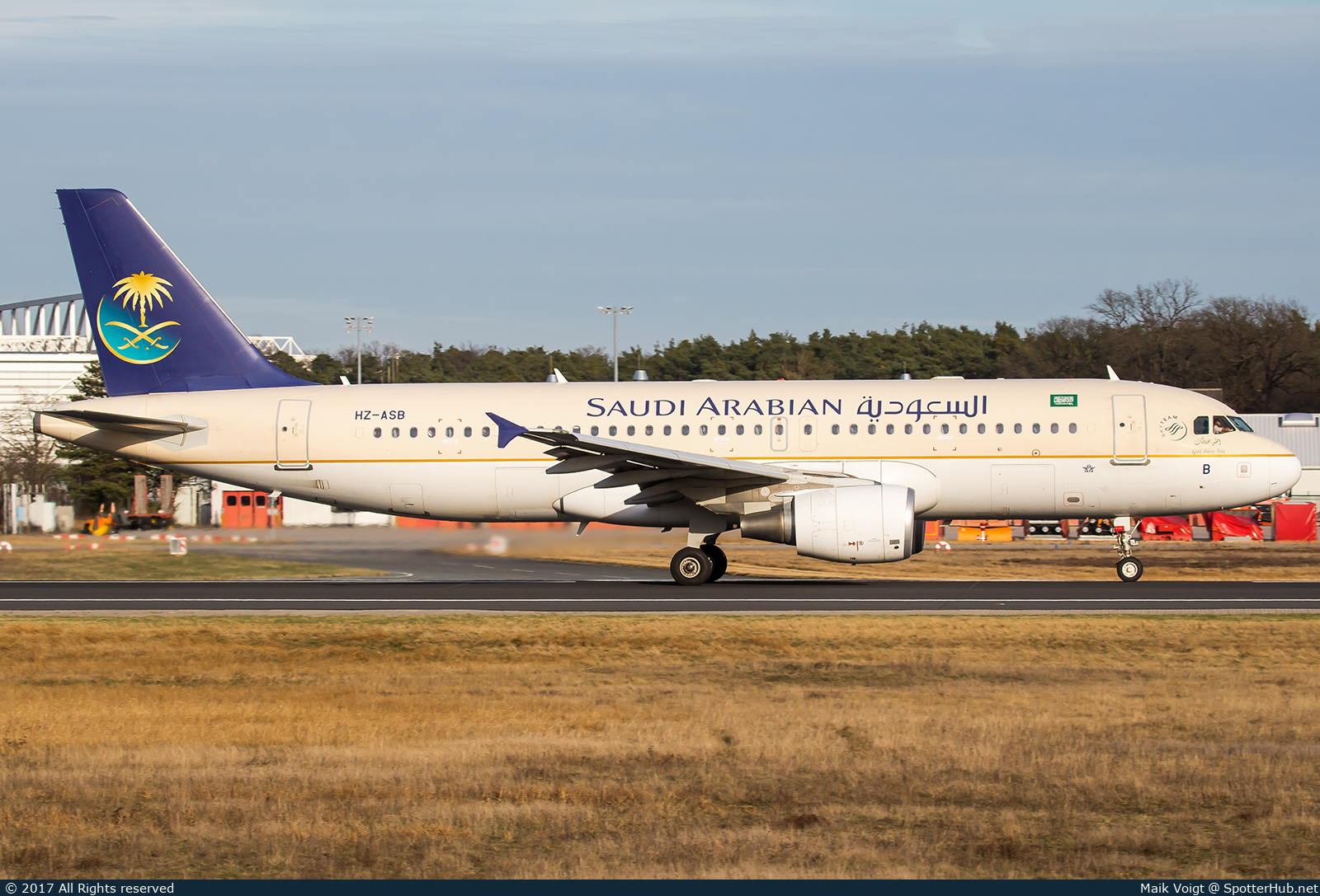 Photo of HZ-ASB - Airbus A320-214 operated by Saudi Arabian Airlines